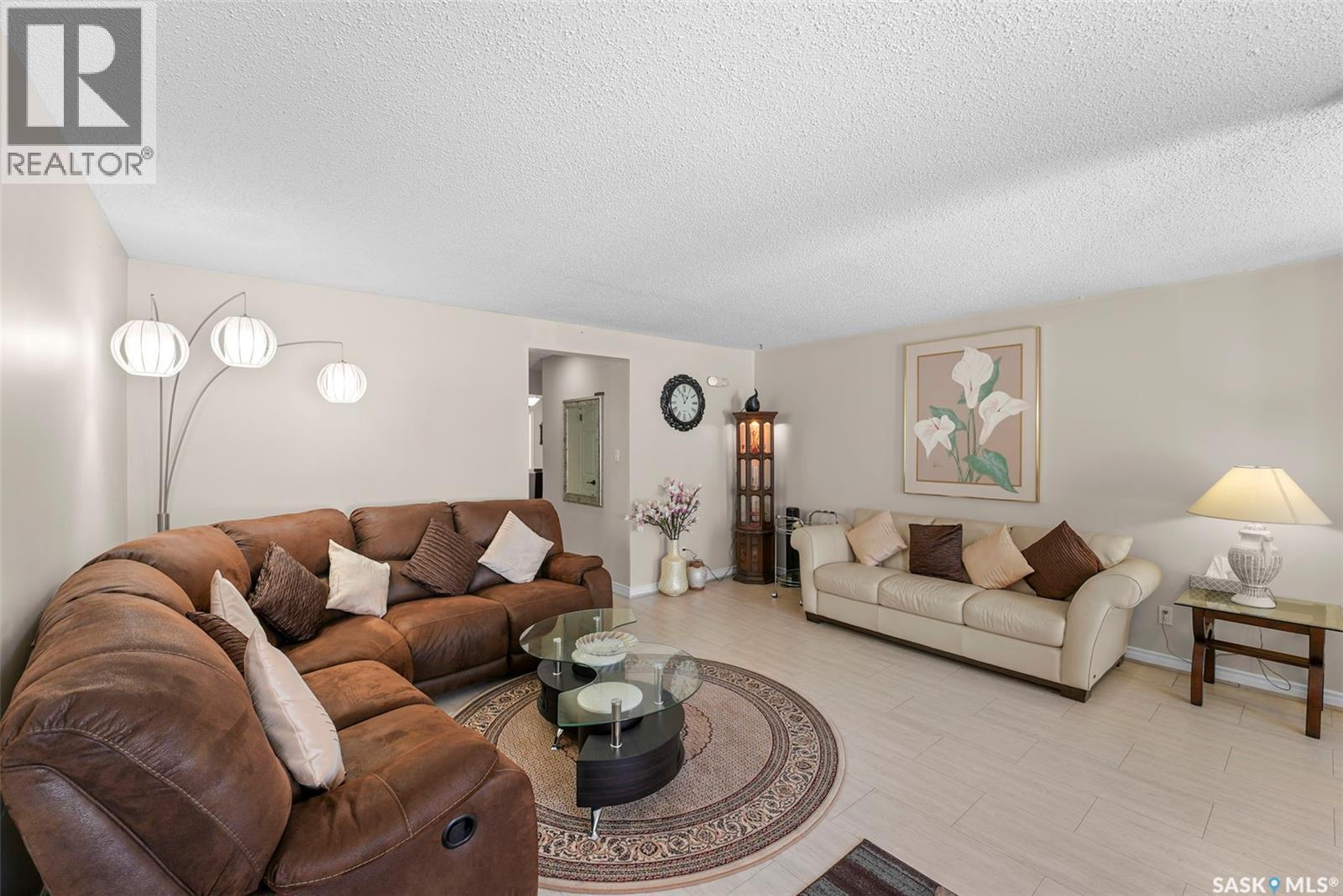 55 Noonan Road, Regina, SK - Indoor Photo Showing Living Room
