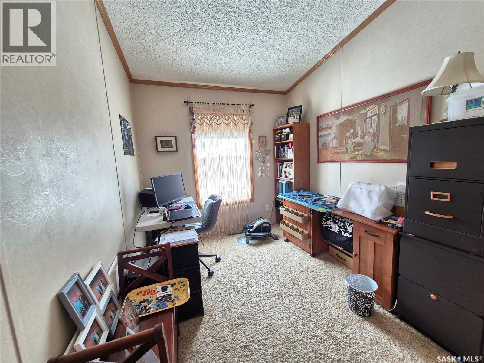 4425 Access Road, Halbrite, SK - Indoor