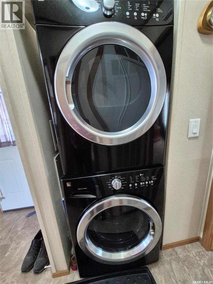 4425 Access Road, Halbrite, SK - Indoor Photo Showing Laundry Room