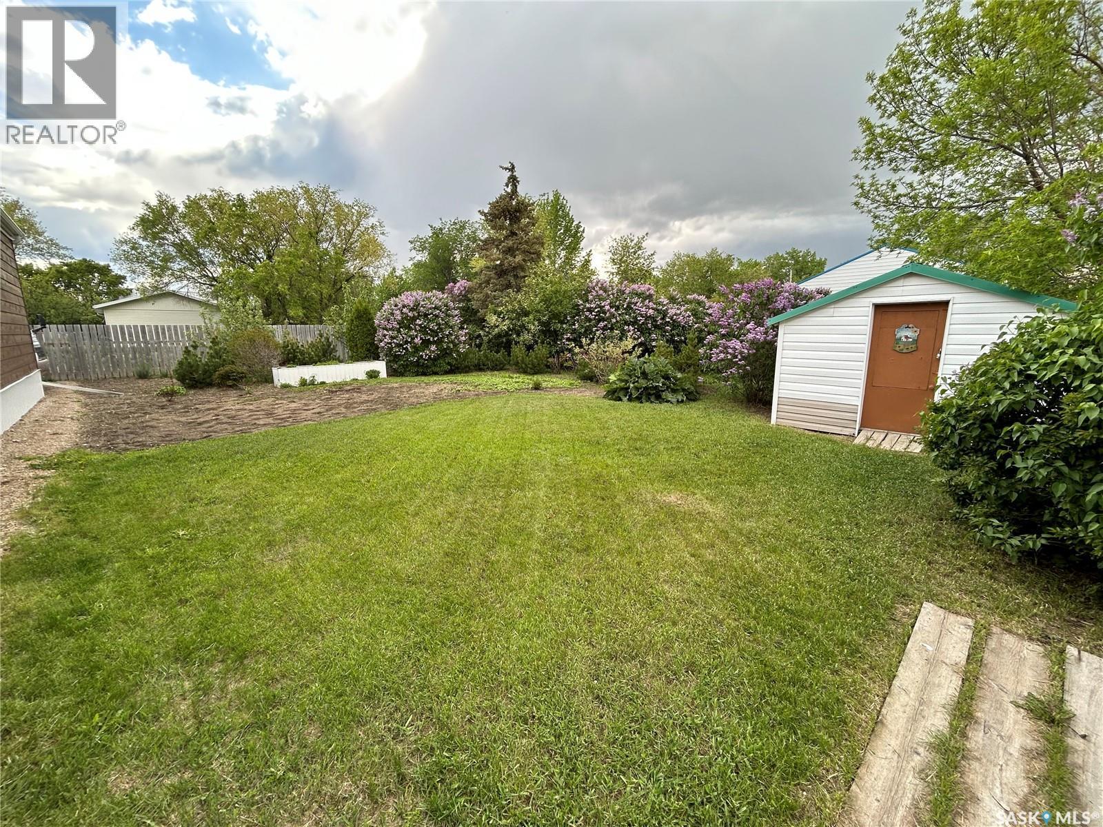 4425 Access Road, Halbrite, SK - Outdoor