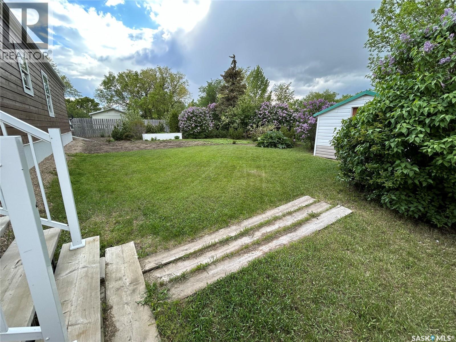 4425 Access Road, Halbrite, SK - Outdoor