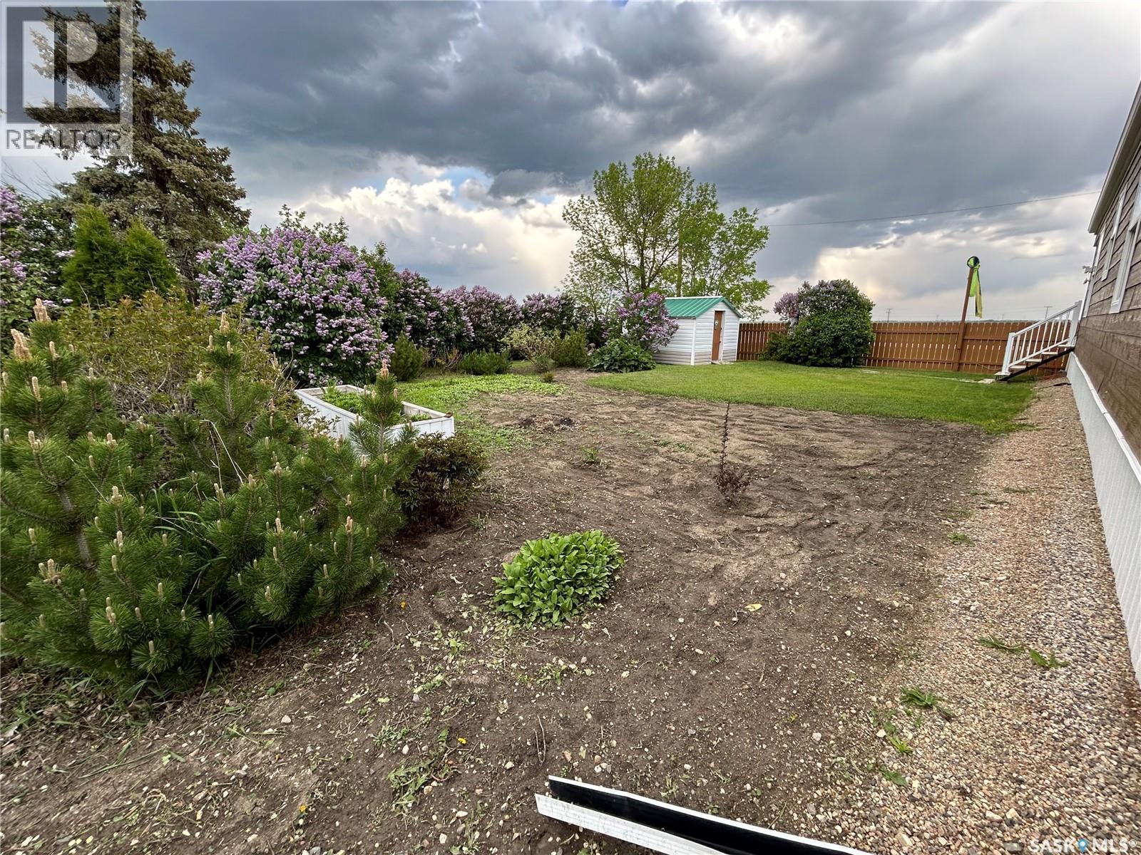 4425 Access Road, Halbrite, SK - Outdoor