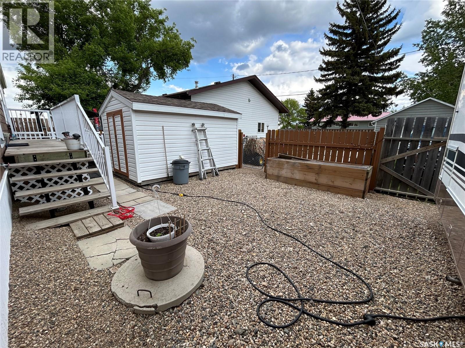 4425 Access Road, Halbrite, SK - Outdoor