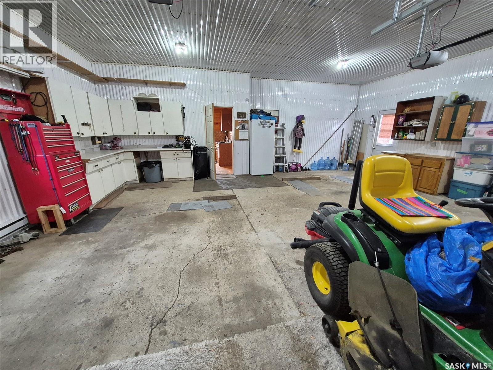 4425 Access Road, Halbrite, SK - Indoor Photo Showing Garage