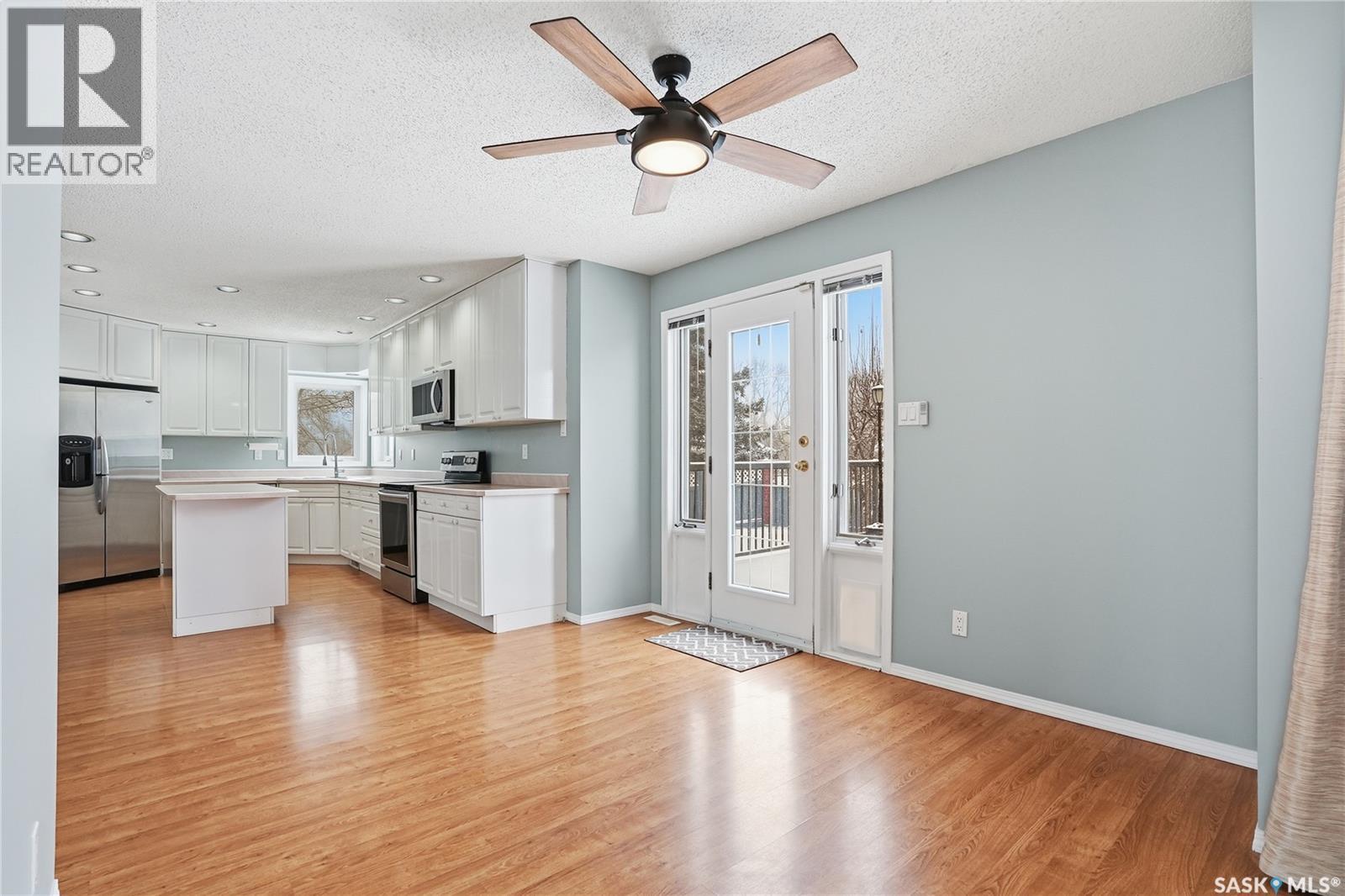 414 Forsyth Way, Saskatoon, SK - Indoor Photo Showing Kitchen