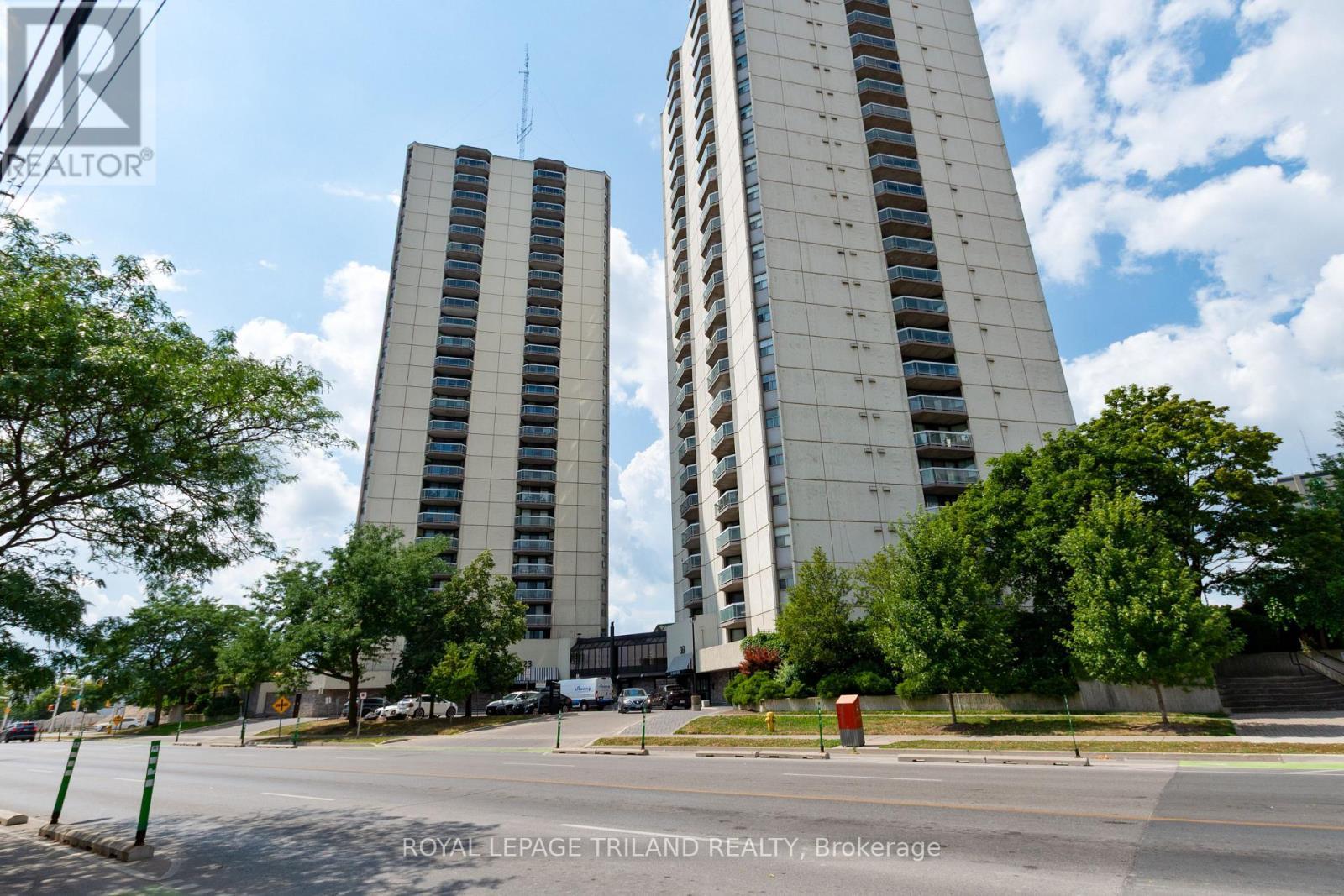2703 - 323 Colborne Street, London East (East K), ON - Outdoor With Facade