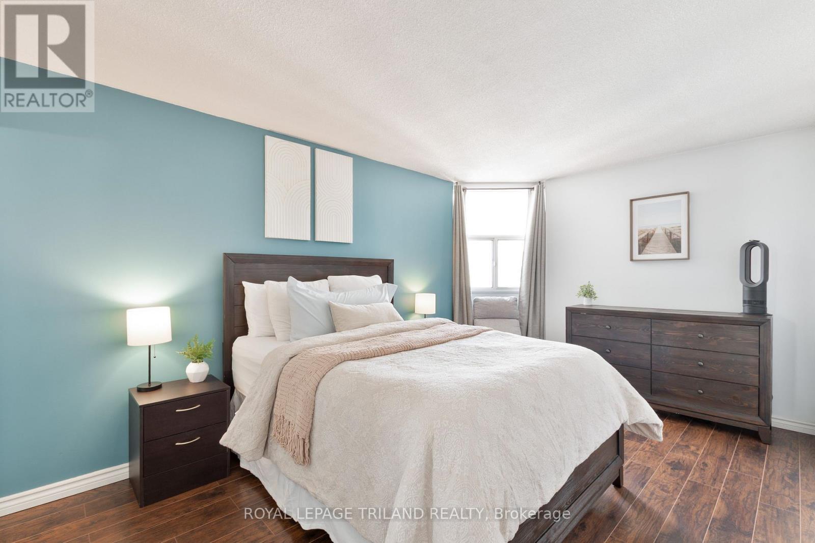 2703 - 323 Colborne Street, London East (East K), ON - Indoor Photo Showing Bedroom