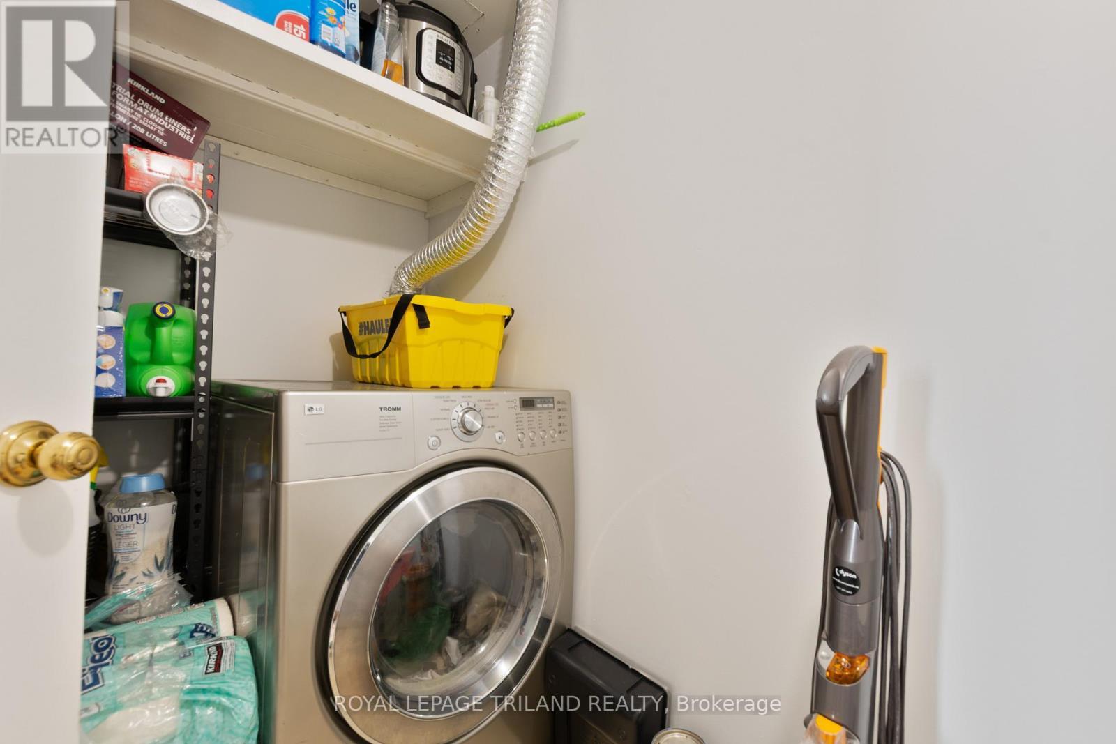2703 - 323 Colborne Street, London East (East K), ON - Indoor Photo Showing Laundry Room