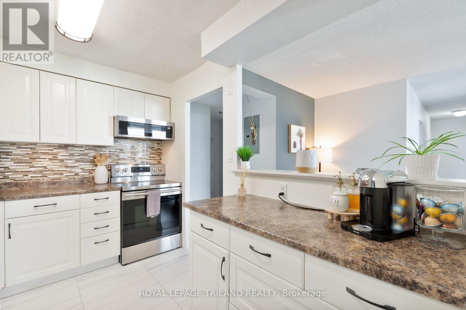 2703 - 323 Colborne Street, London East (East K), ON - Indoor Photo Showing Kitchen