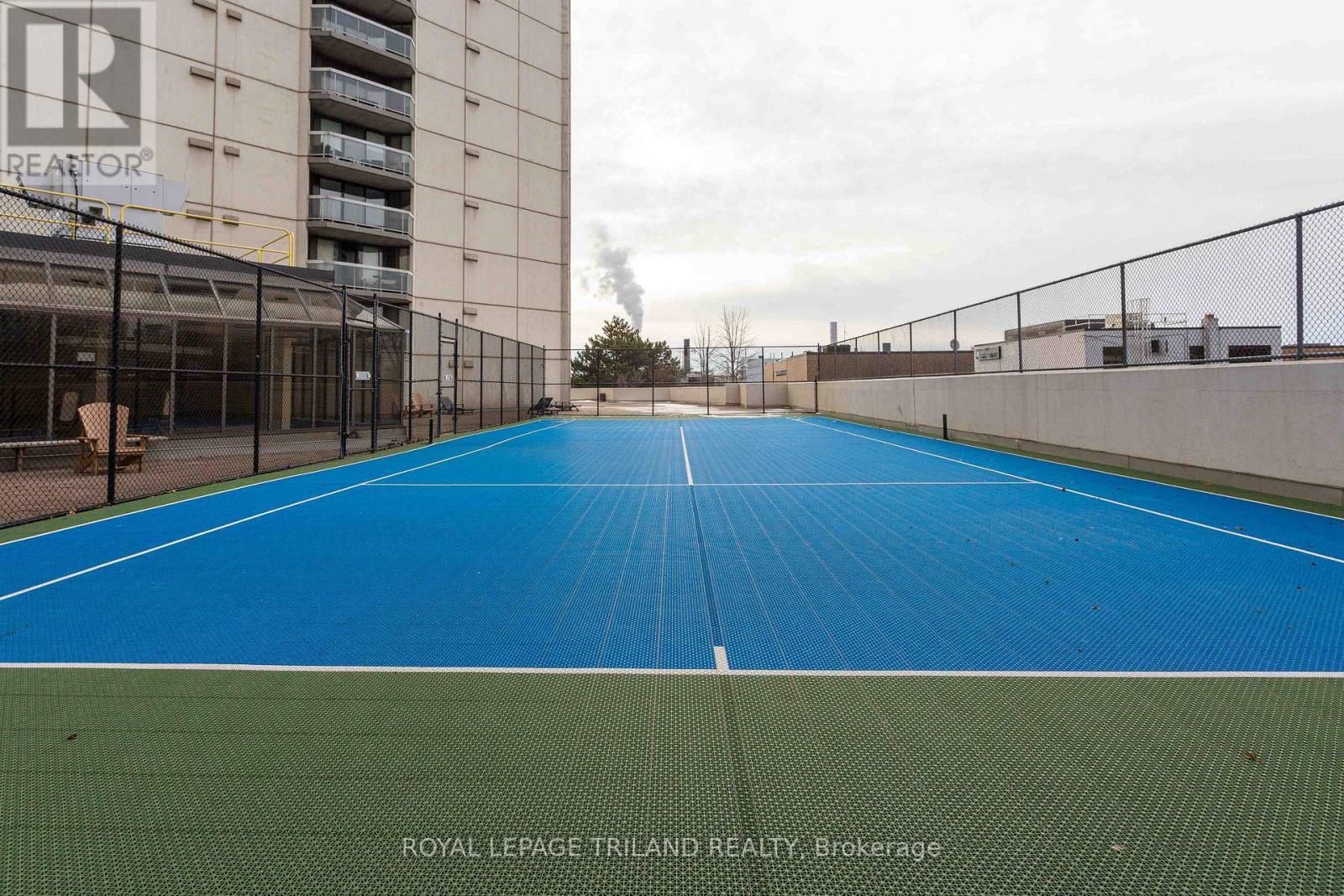 2703 - 323 Colborne Street, London East (East K), ON - Outdoor With In Ground Pool