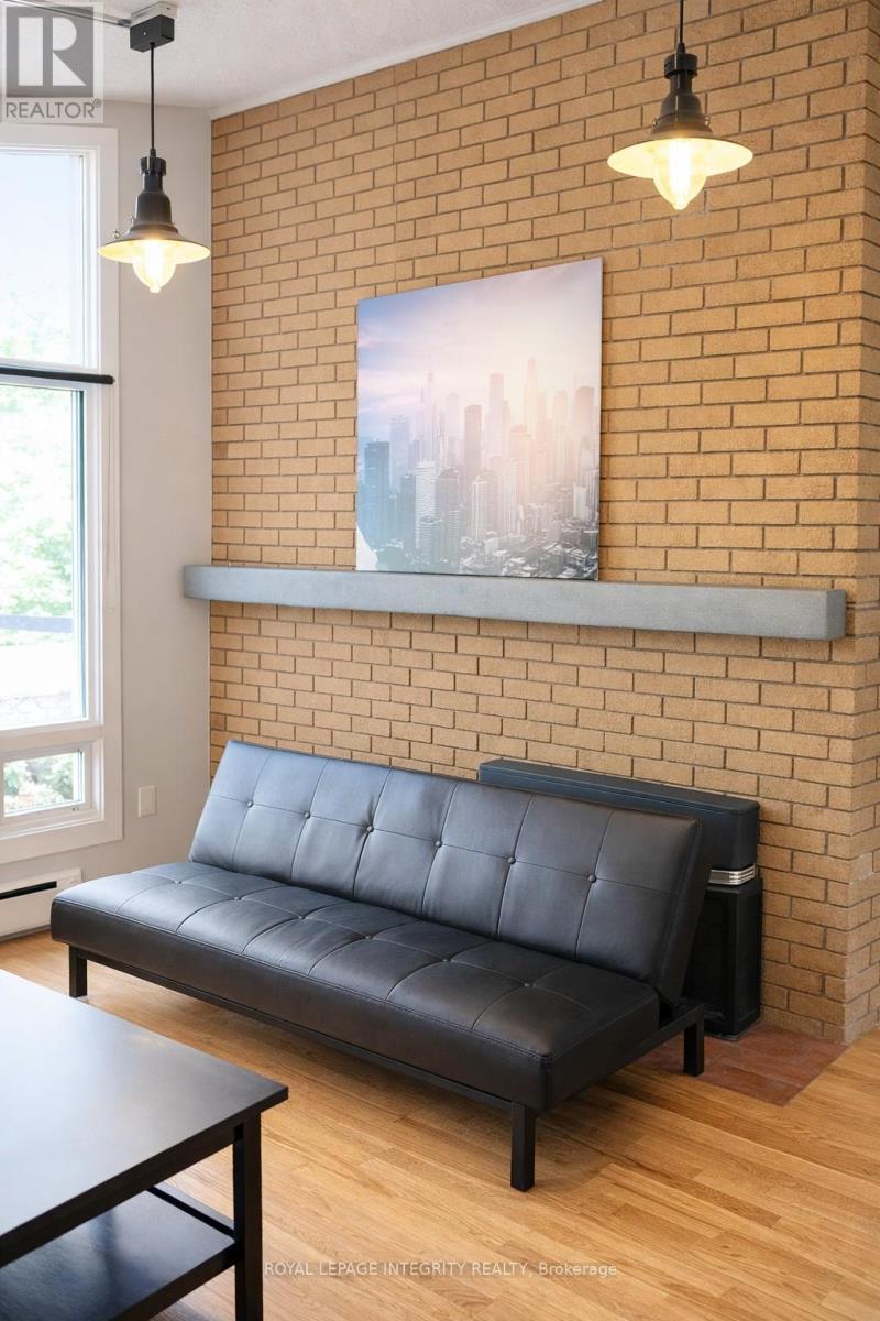 2347 Baseline Road, Ottawa, ON - Indoor Photo Showing Living Room
