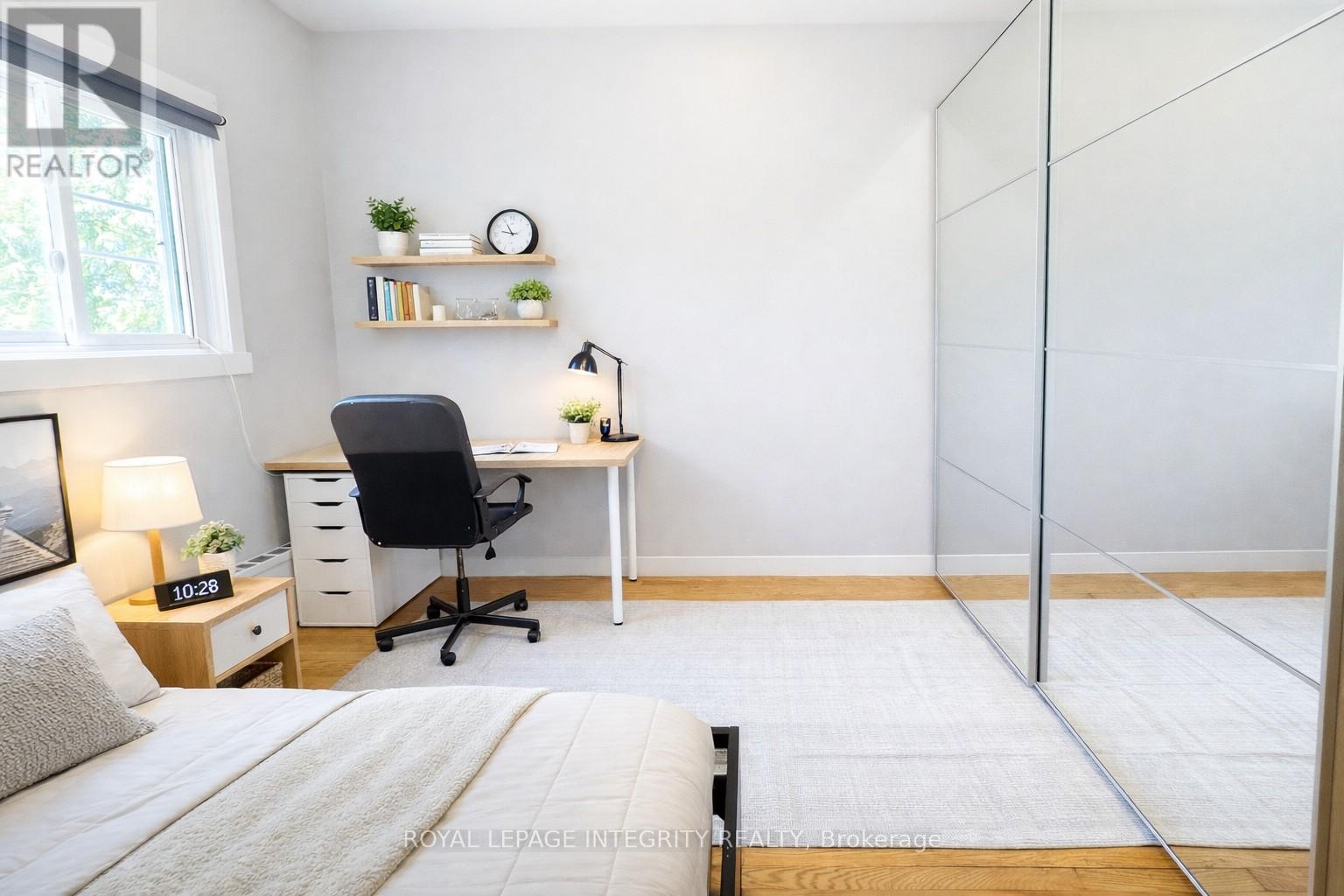 2347 Baseline Road, Ottawa, ON - Indoor Photo Showing Bedroom