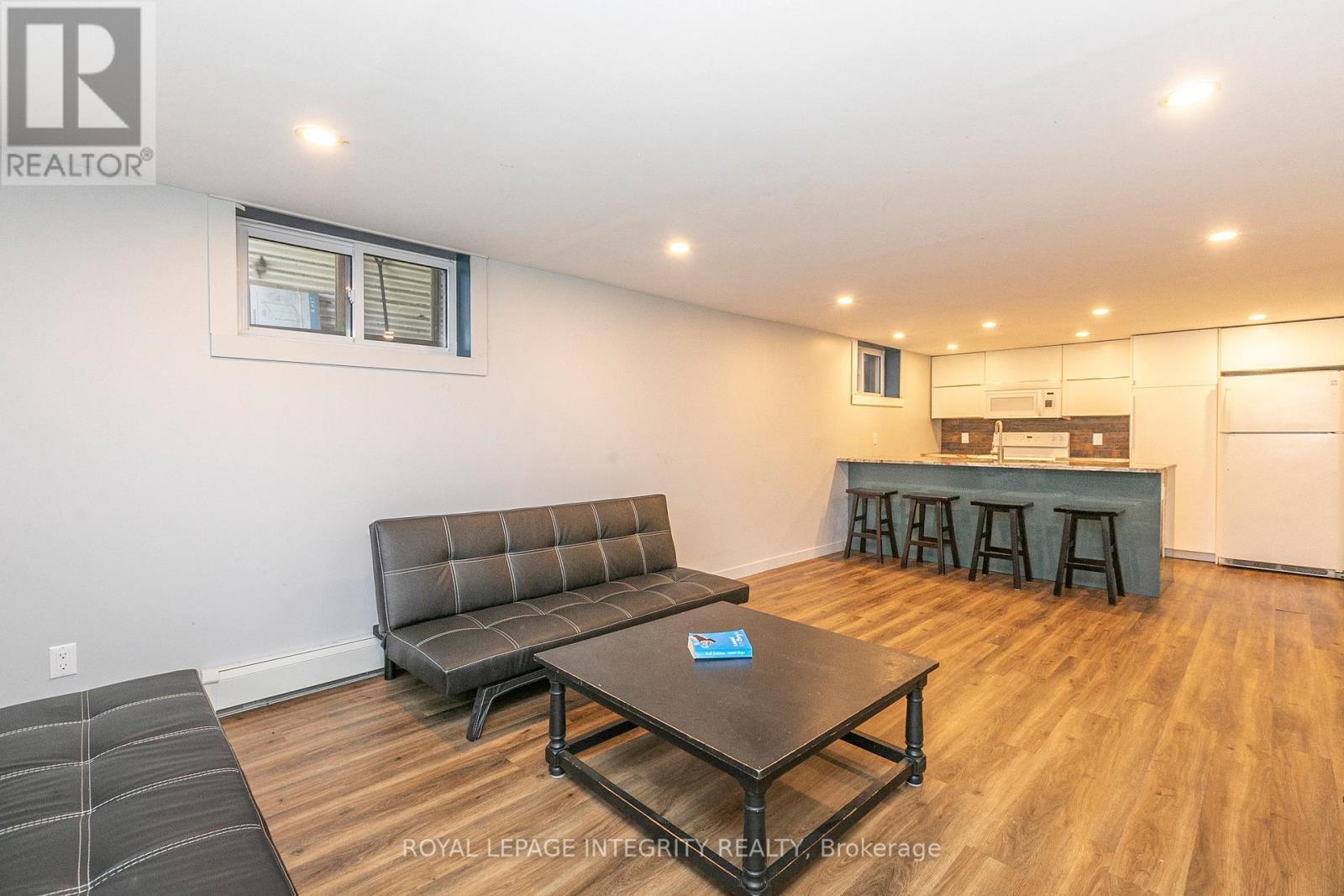 2347 Baseline Road, Ottawa, ON - Indoor Photo Showing Living Room