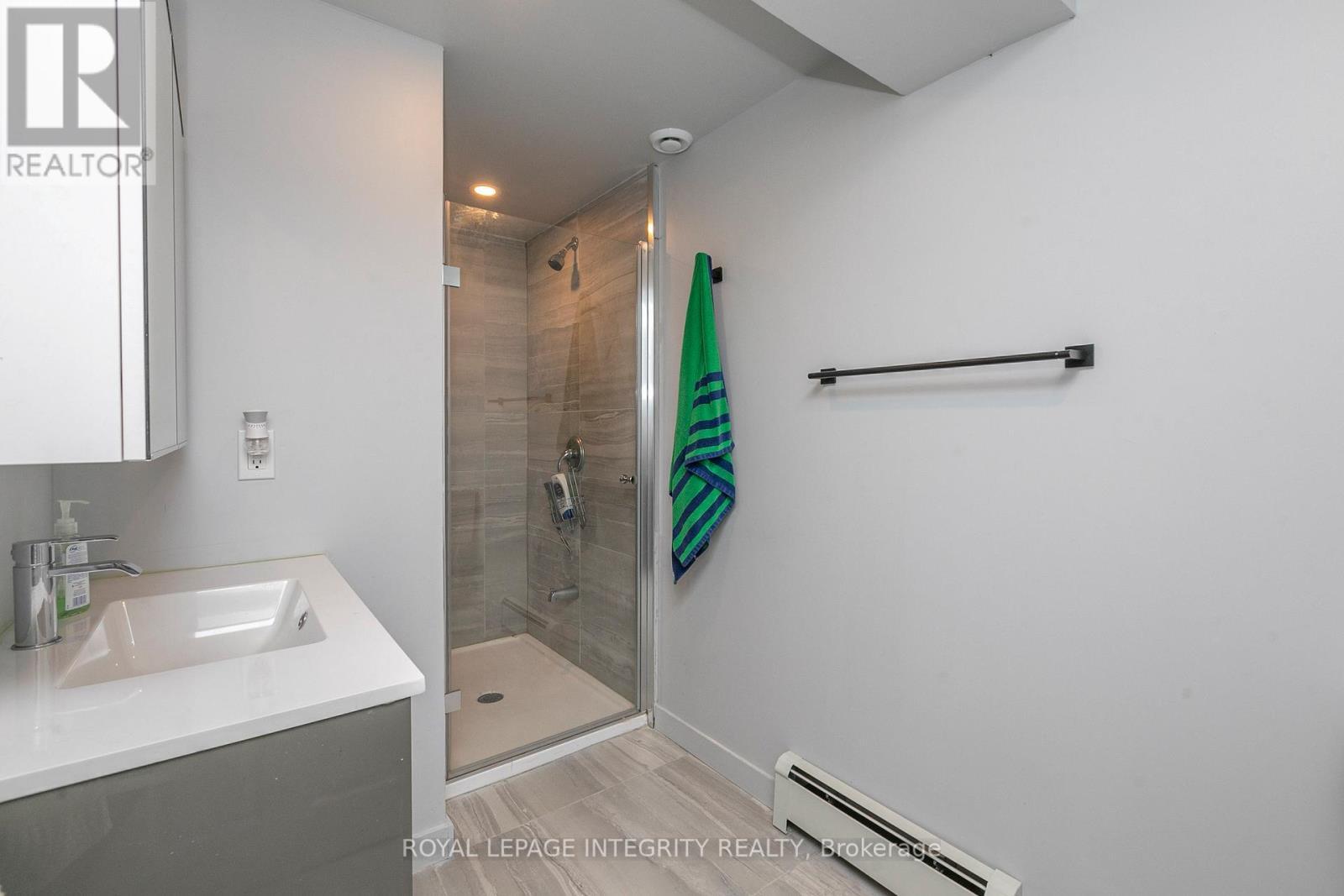 2347 Baseline Road, Ottawa, ON - Indoor Photo Showing Bathroom