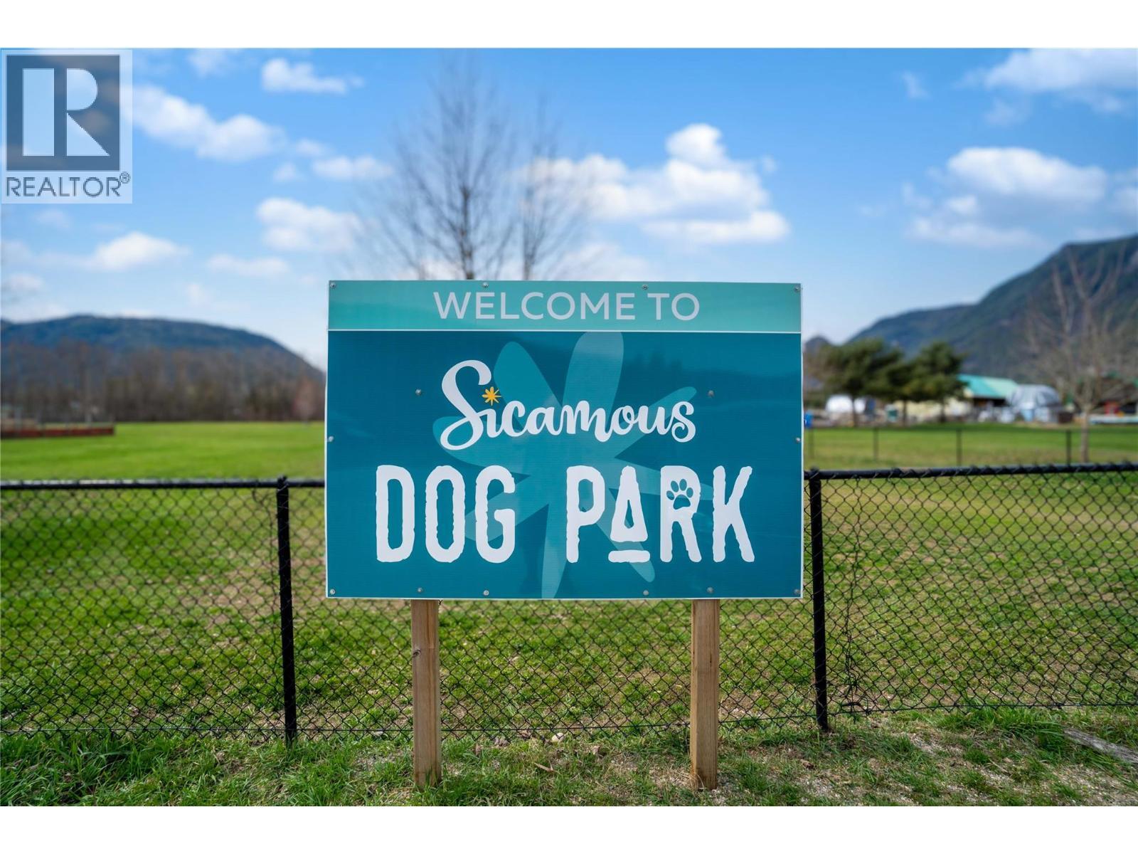266 Sunset Drive, Sicamous, BC