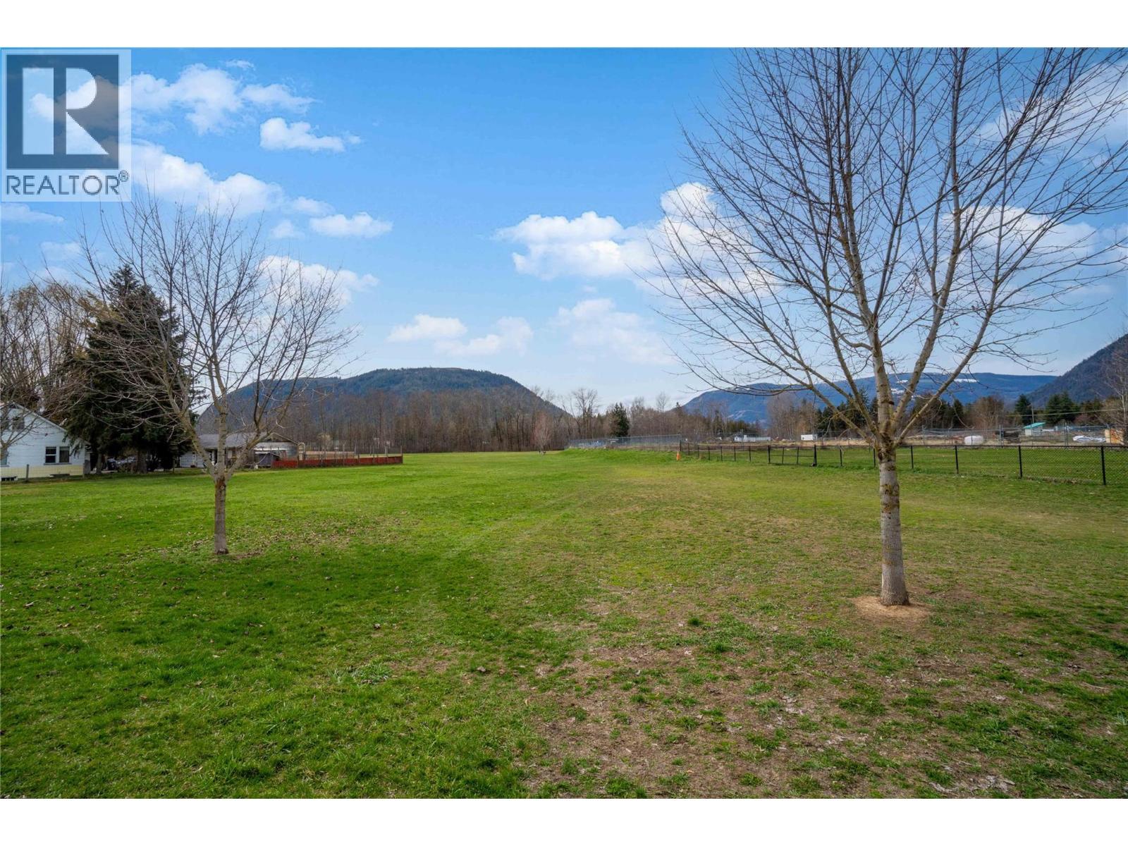 266 Sunset Drive, Sicamous, BC