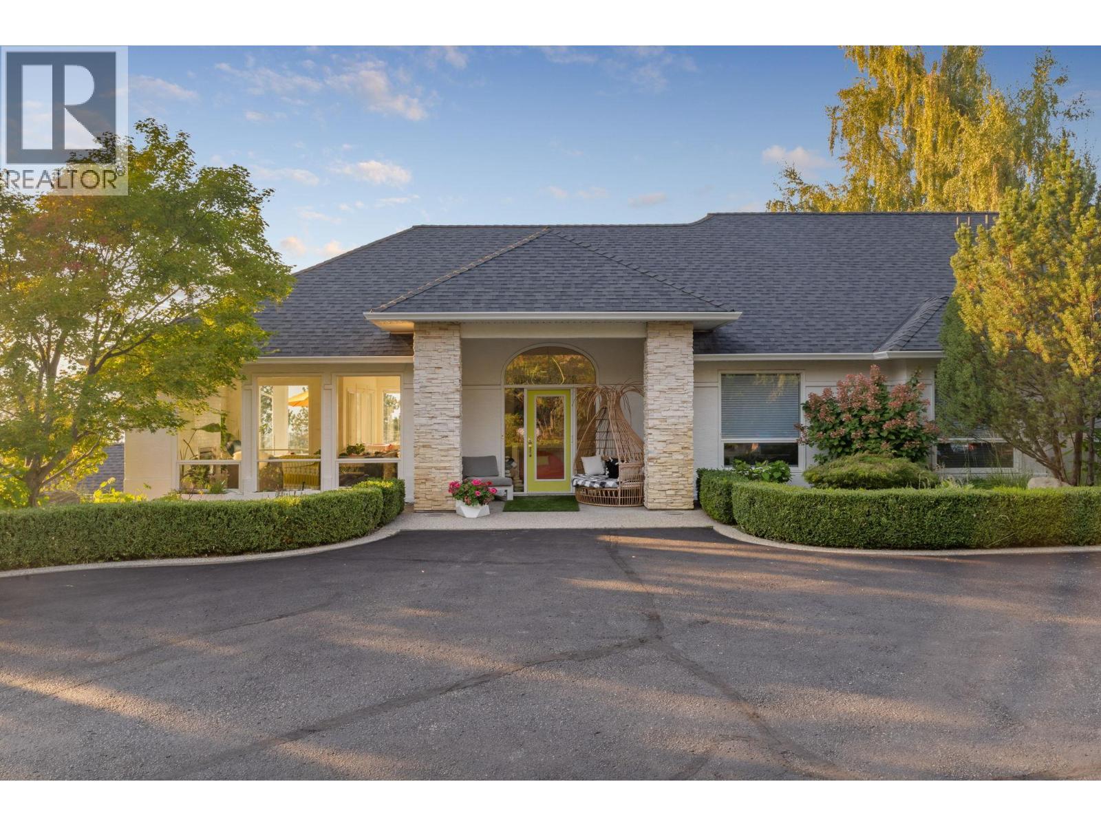 2270 Grantham Road, Kelowna, BC - Outdoor With Facade