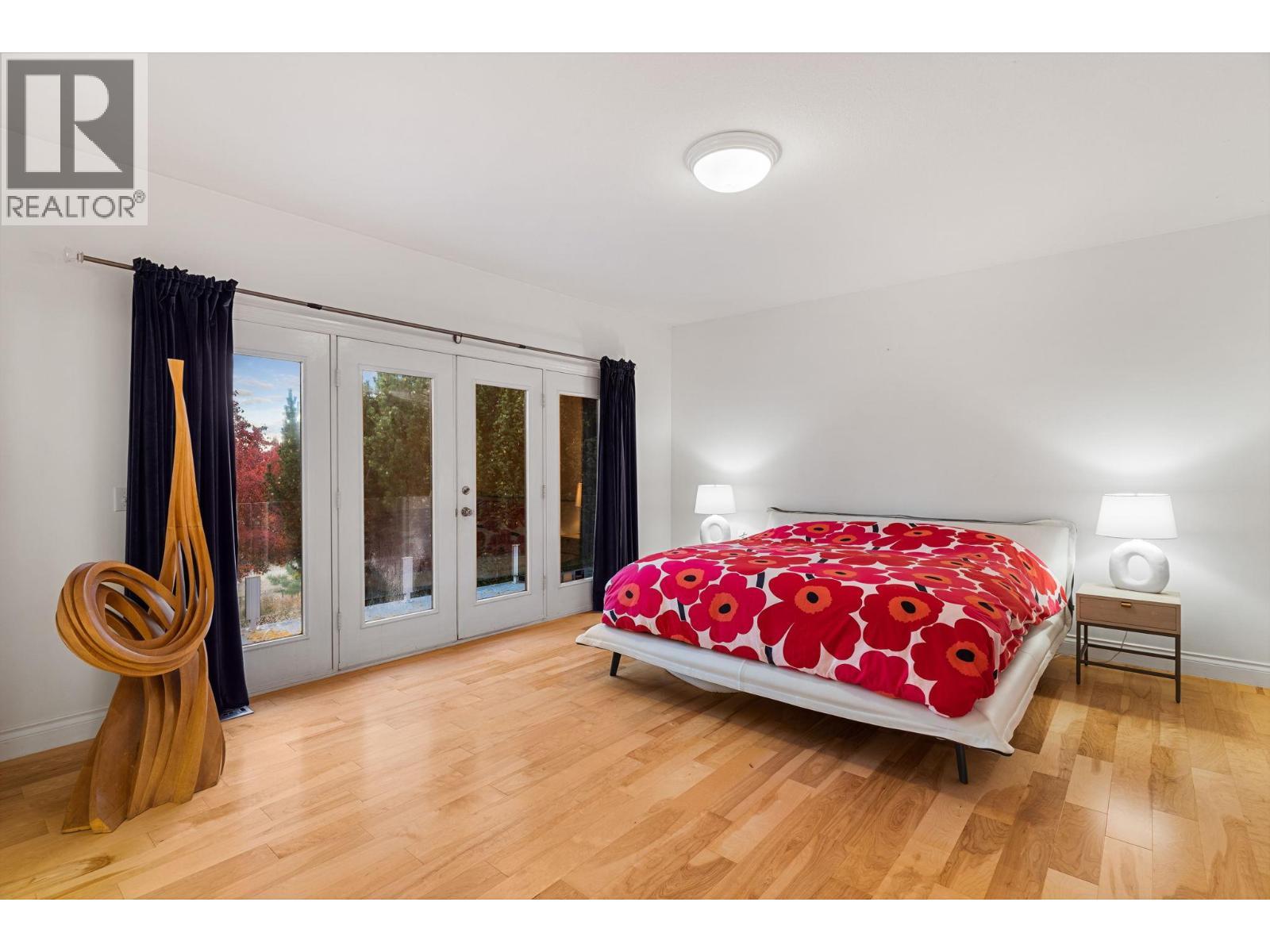 2270 Grantham Road, Kelowna, BC - Indoor Photo Showing Bedroom
