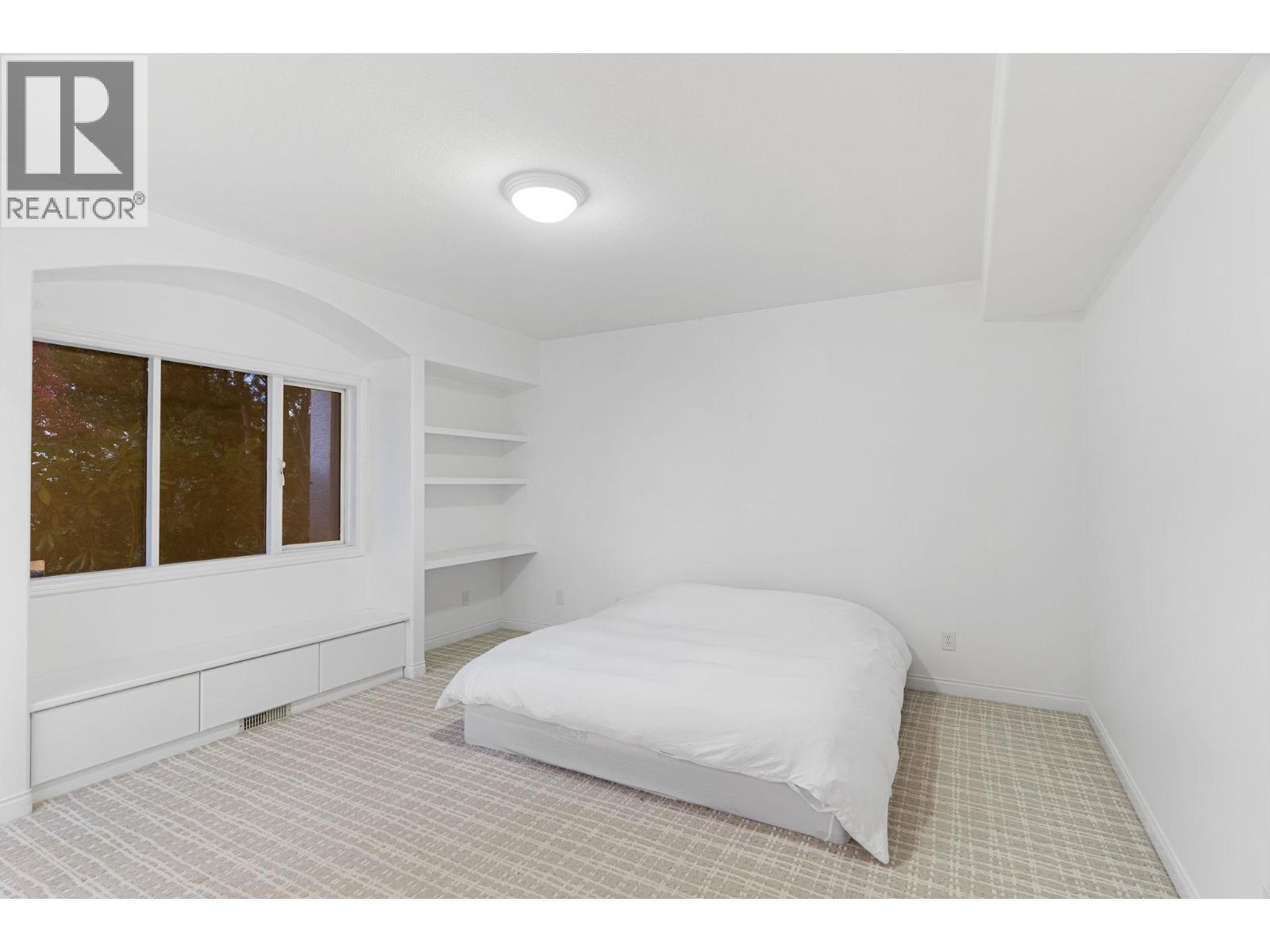 2270 Grantham Road, Kelowna, BC - Indoor Photo Showing Bedroom