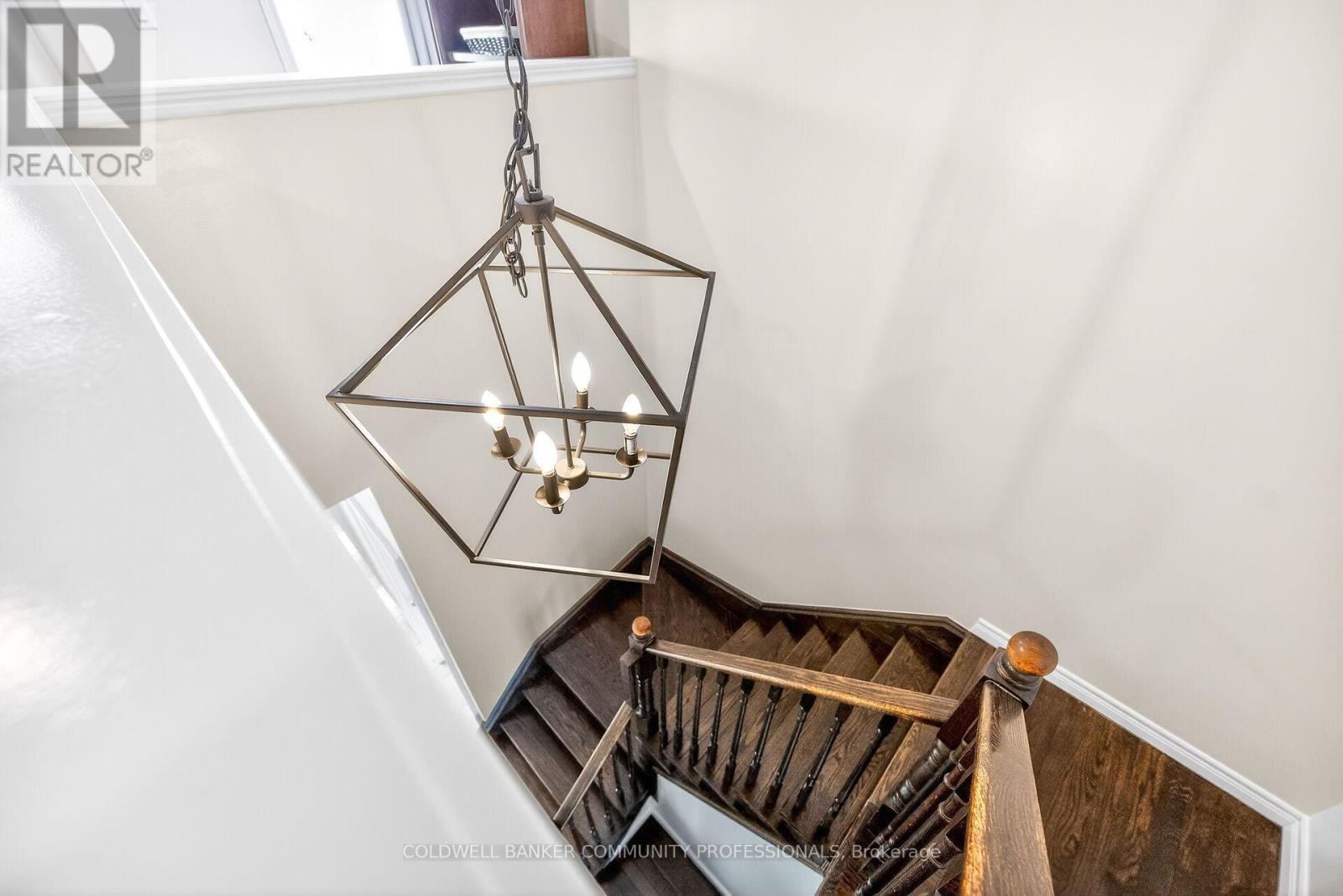 182 Irwin Avenue, Hamilton, ON - Indoor Photo Showing Other Room