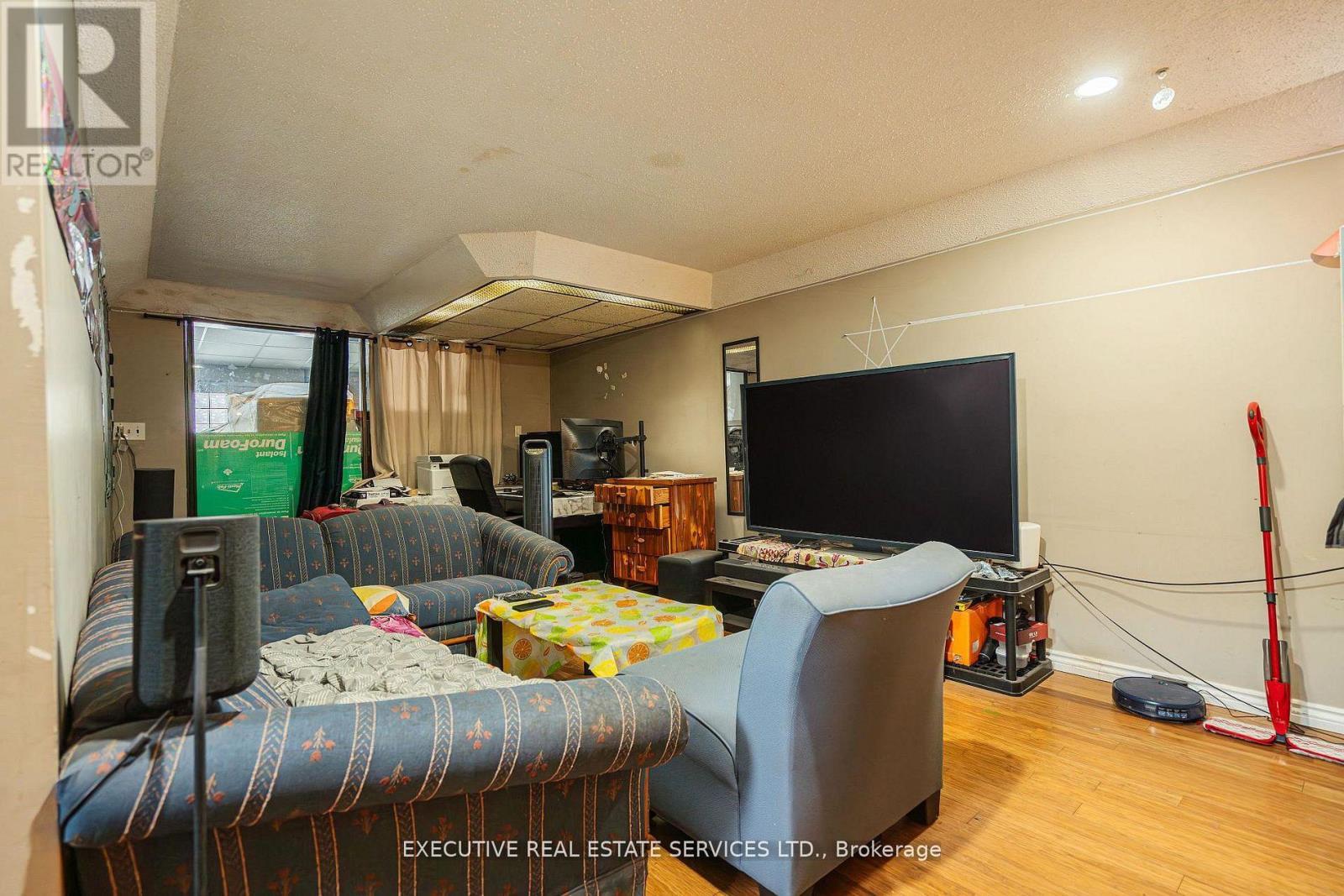 268 Ross Avenue, Kitchener, ON - Indoor