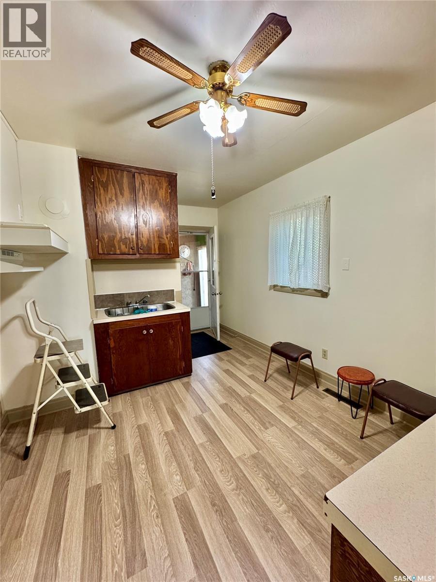 712 6Th Street E, Prince Albert, SK - Indoor
