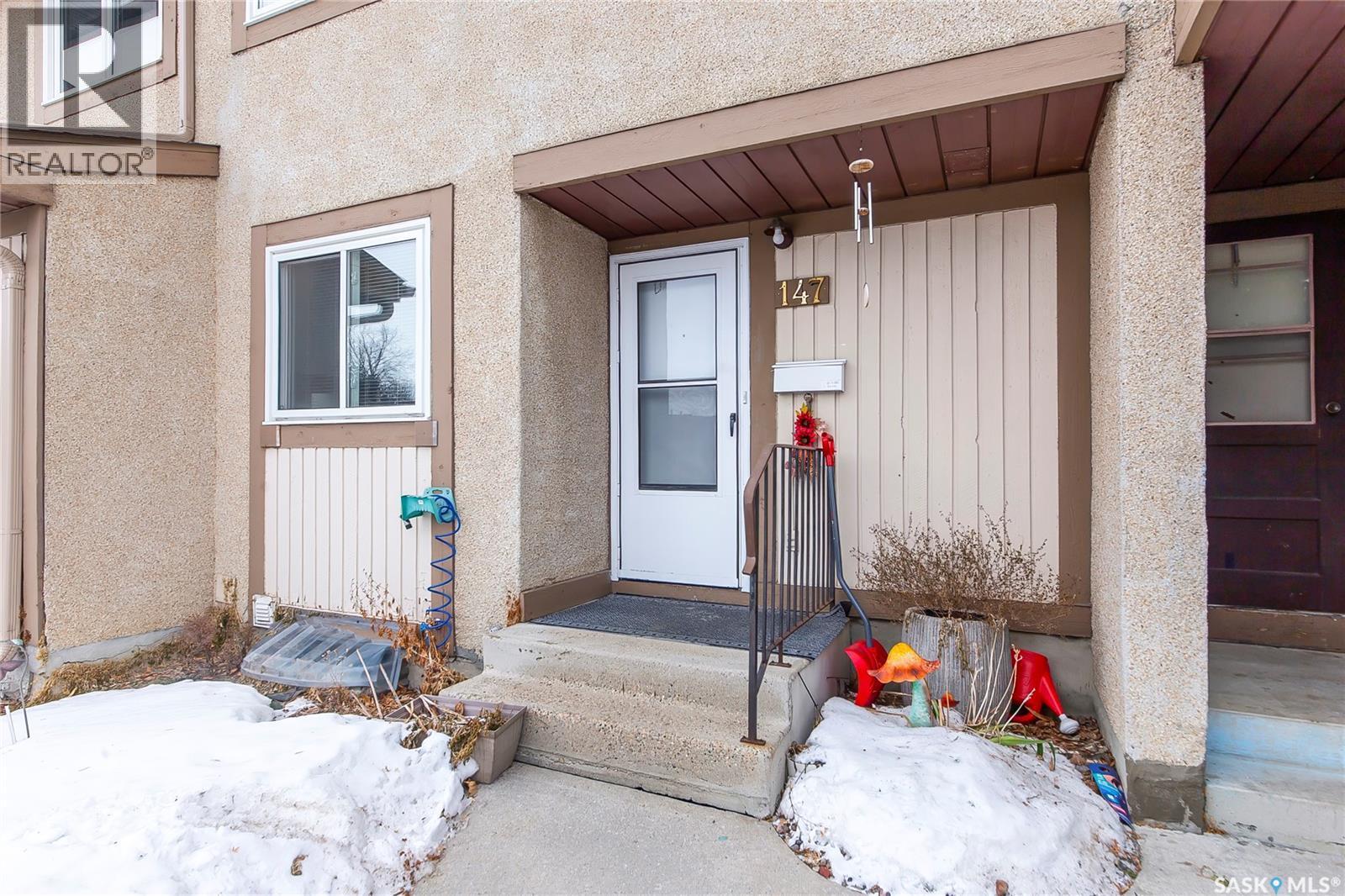 147 1128 Mckercher Drive, Saskatoon, SK - Outdoor With Exterior