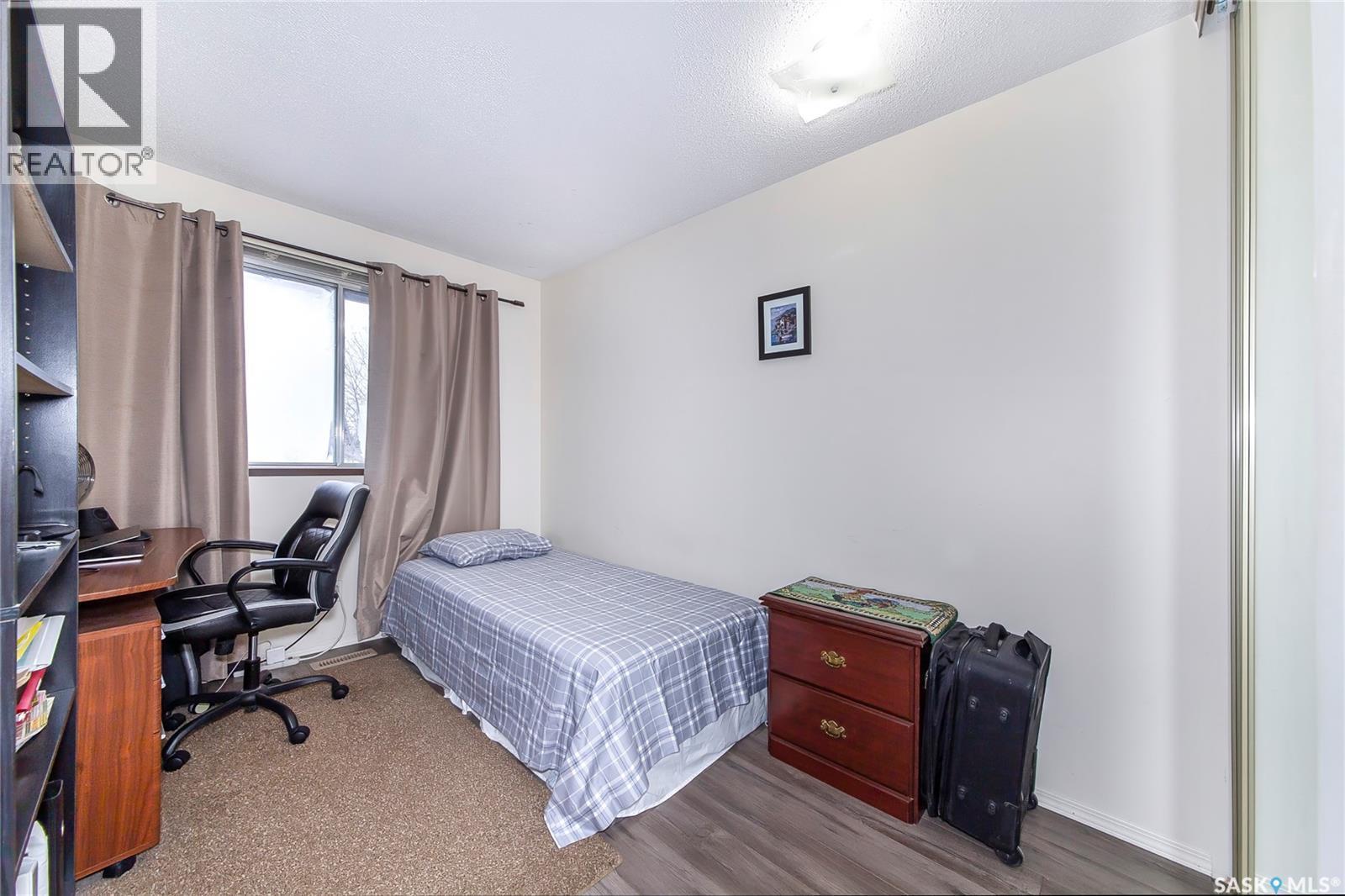 147 1128 Mckercher Drive, Saskatoon, SK - Indoor Photo Showing Bedroom