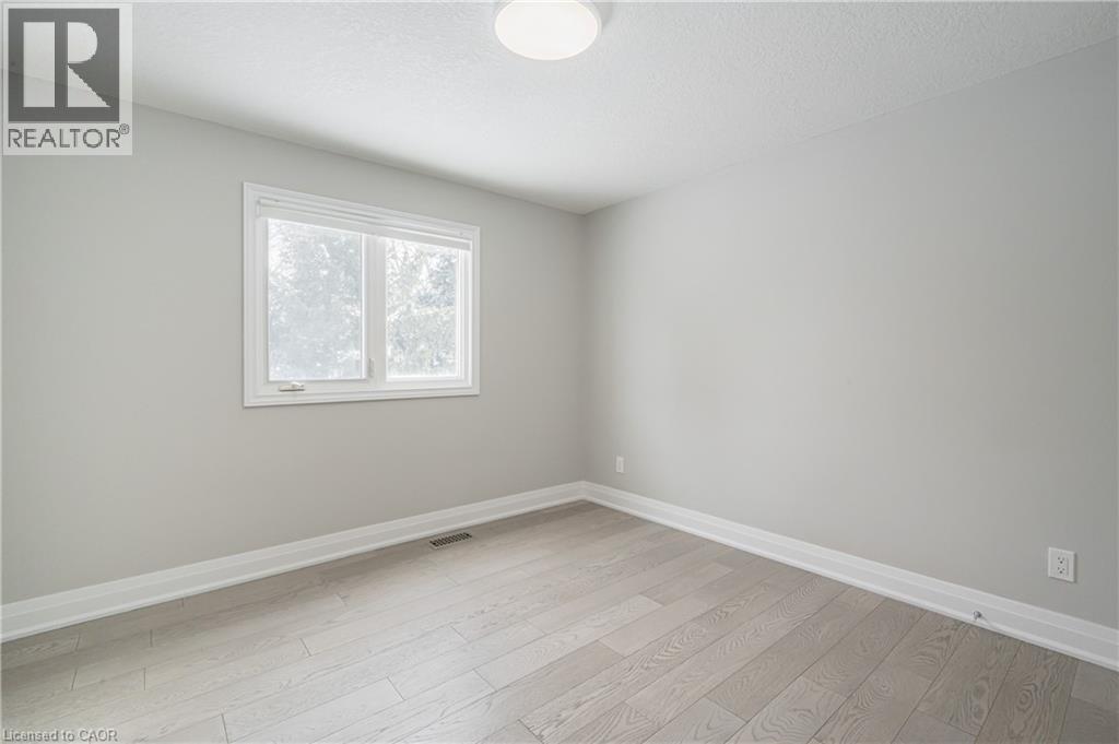567 Rustic Drive, Waterloo, ON - Indoor Photo Showing Other Room