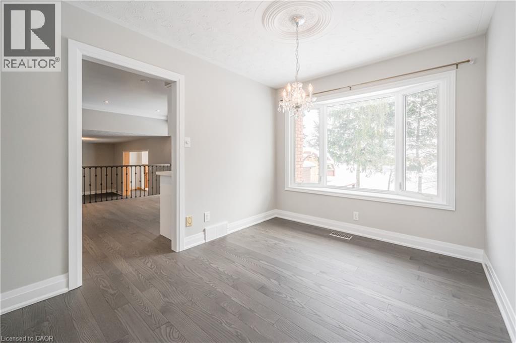 567 Rustic Drive, Waterloo, ON - Indoor Photo Showing Other Room