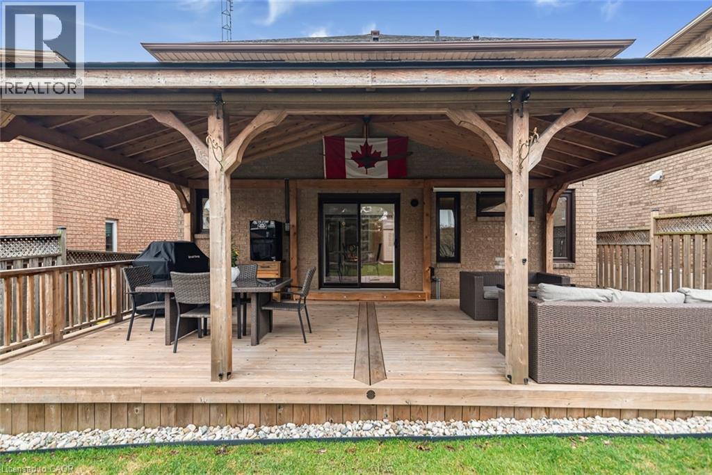Wooden deck featuring outdoor lounge area - 40 Artistic Boulevard, Hamilton, ON - Outdoor With Deck Patio Veranda With Exterior
