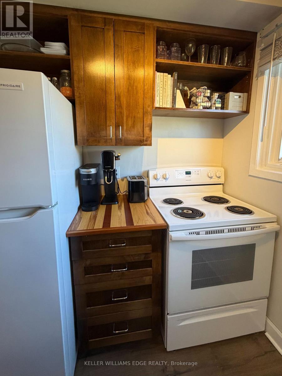 3 - 3 Tiffany Place, Quinte West, ON - Indoor Photo Showing Kitchen