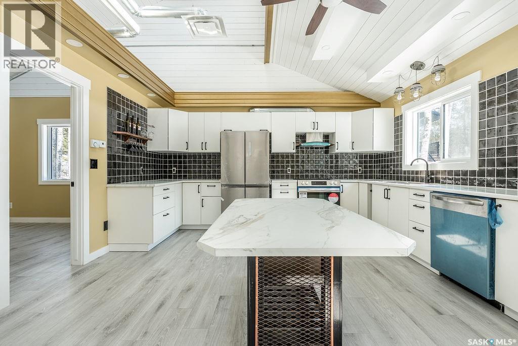 1 May Bay, Big River Rm No. 555, SK - Indoor Photo Showing Kitchen With Stainless Steel Kitchen With Upgraded Kitchen