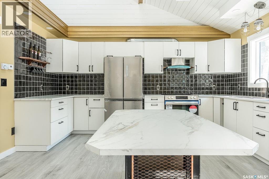 1 May Bay, Big River Rm No. 555, SK - Indoor Photo Showing Kitchen With Stainless Steel Kitchen With Upgraded Kitchen