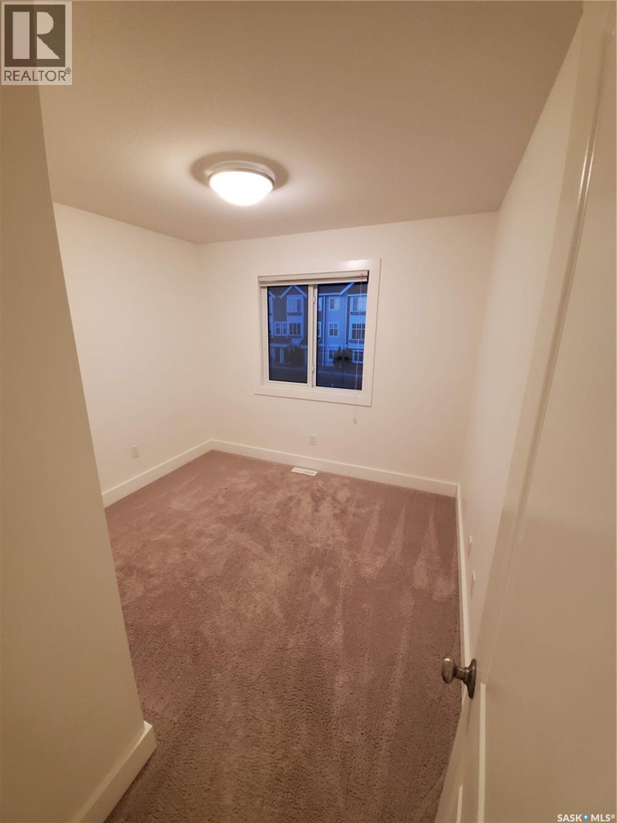 447 Eaton Lane, Saskatoon, SK - Indoor Photo Showing Other Room