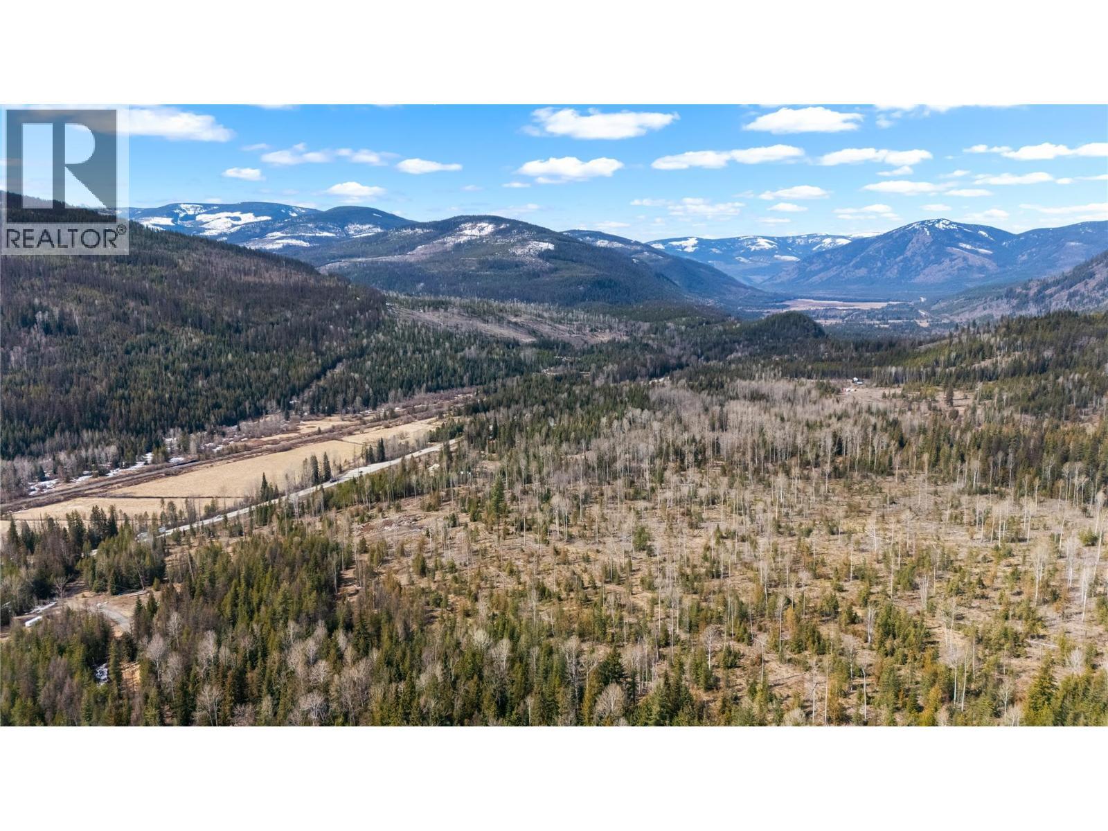 7904 Highway 3, Yahk, BC