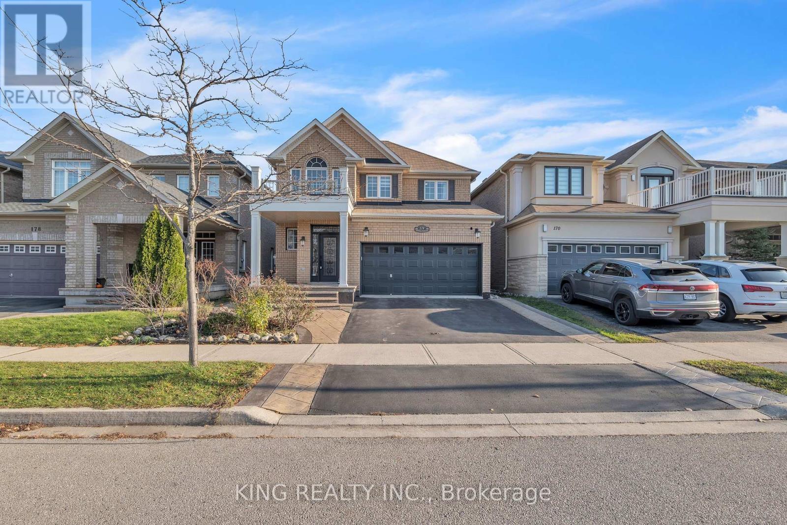 174 Minto Crescent, Milton, ON - Outdoor With Facade