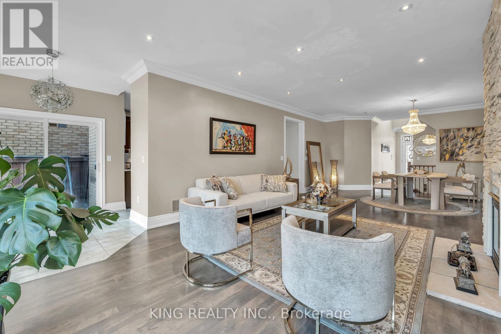 174 Minto Crescent, Milton, ON - Indoor Photo Showing Living Room