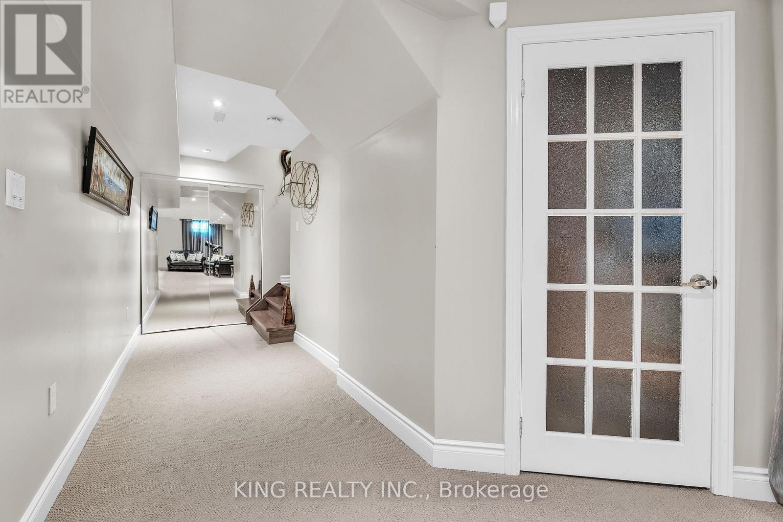 174 Minto Crescent, Milton, ON - Indoor Photo Showing Other Room