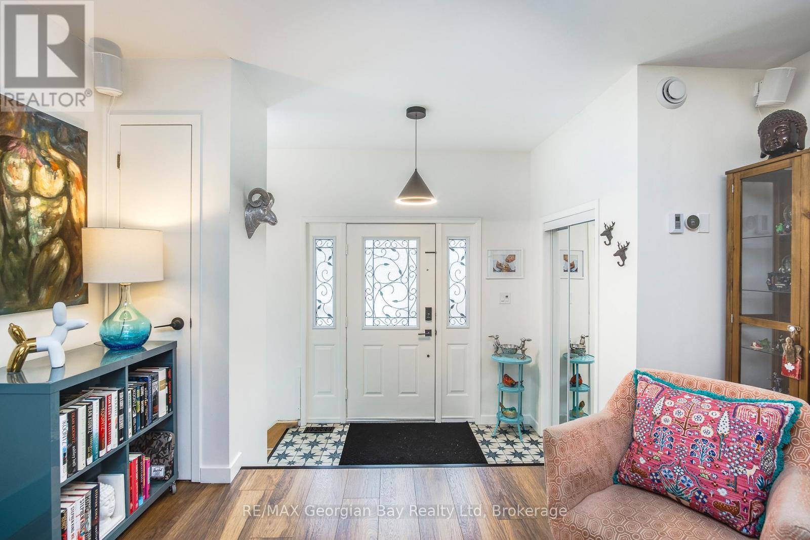 2 Belle Vue Avenue, Tiny, ON - Indoor Photo Showing Other Room