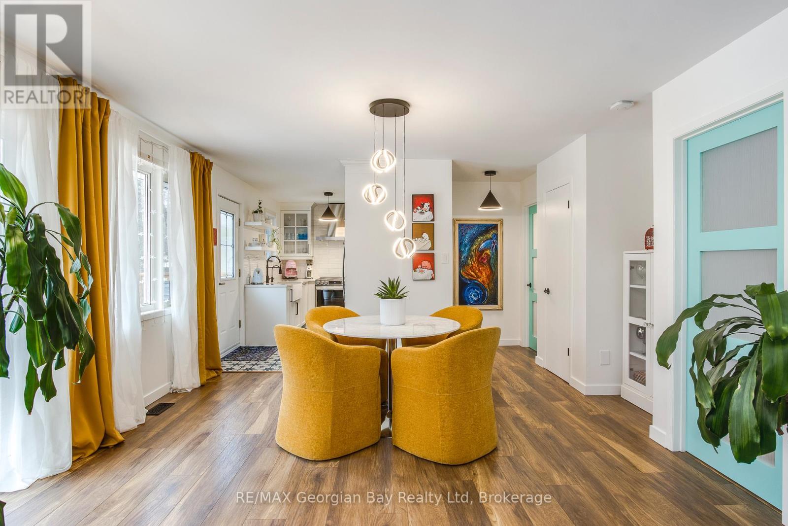 2 Belle Vue Avenue, Tiny, ON - Indoor