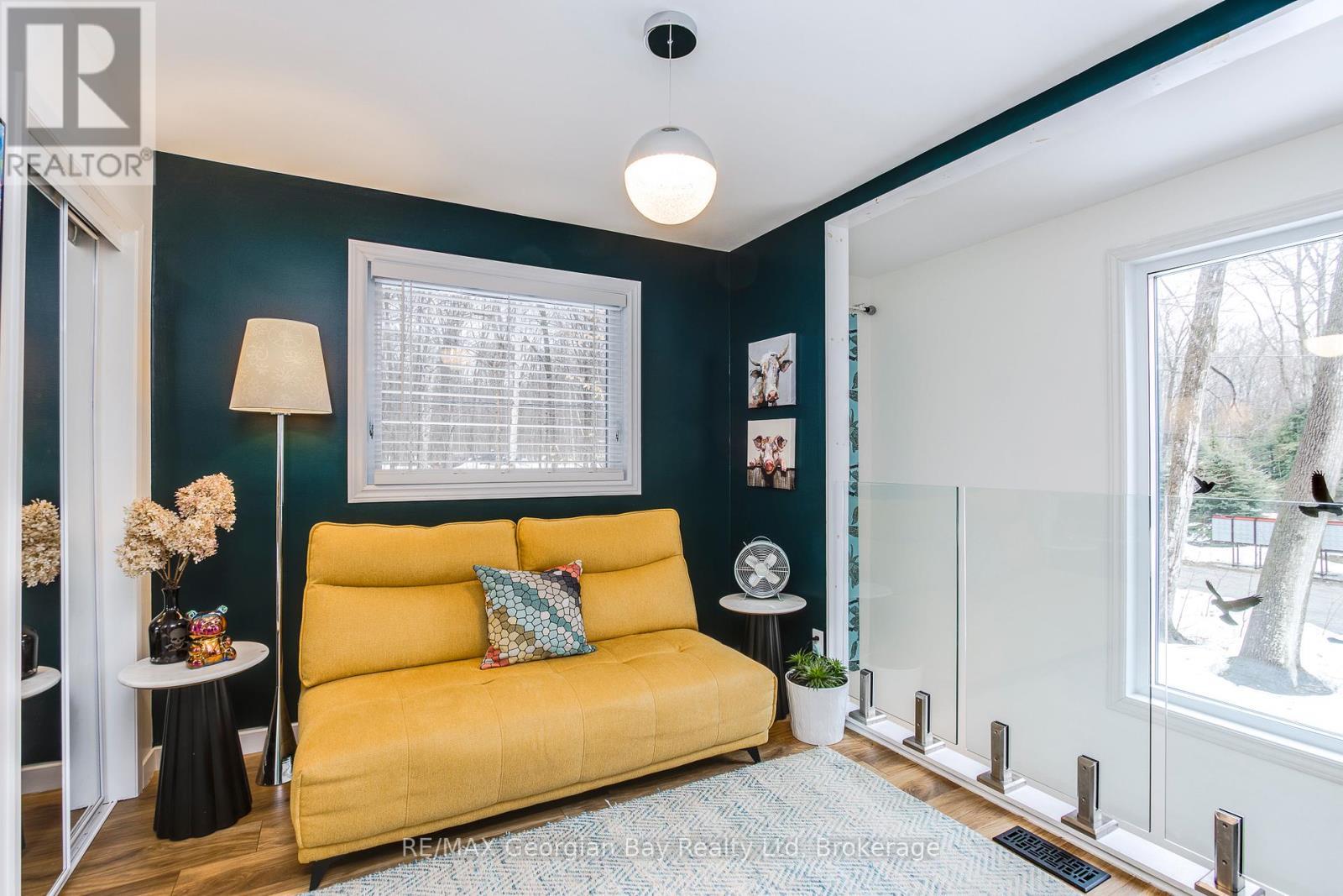 2 Belle Vue Avenue, Tiny, ON - Indoor