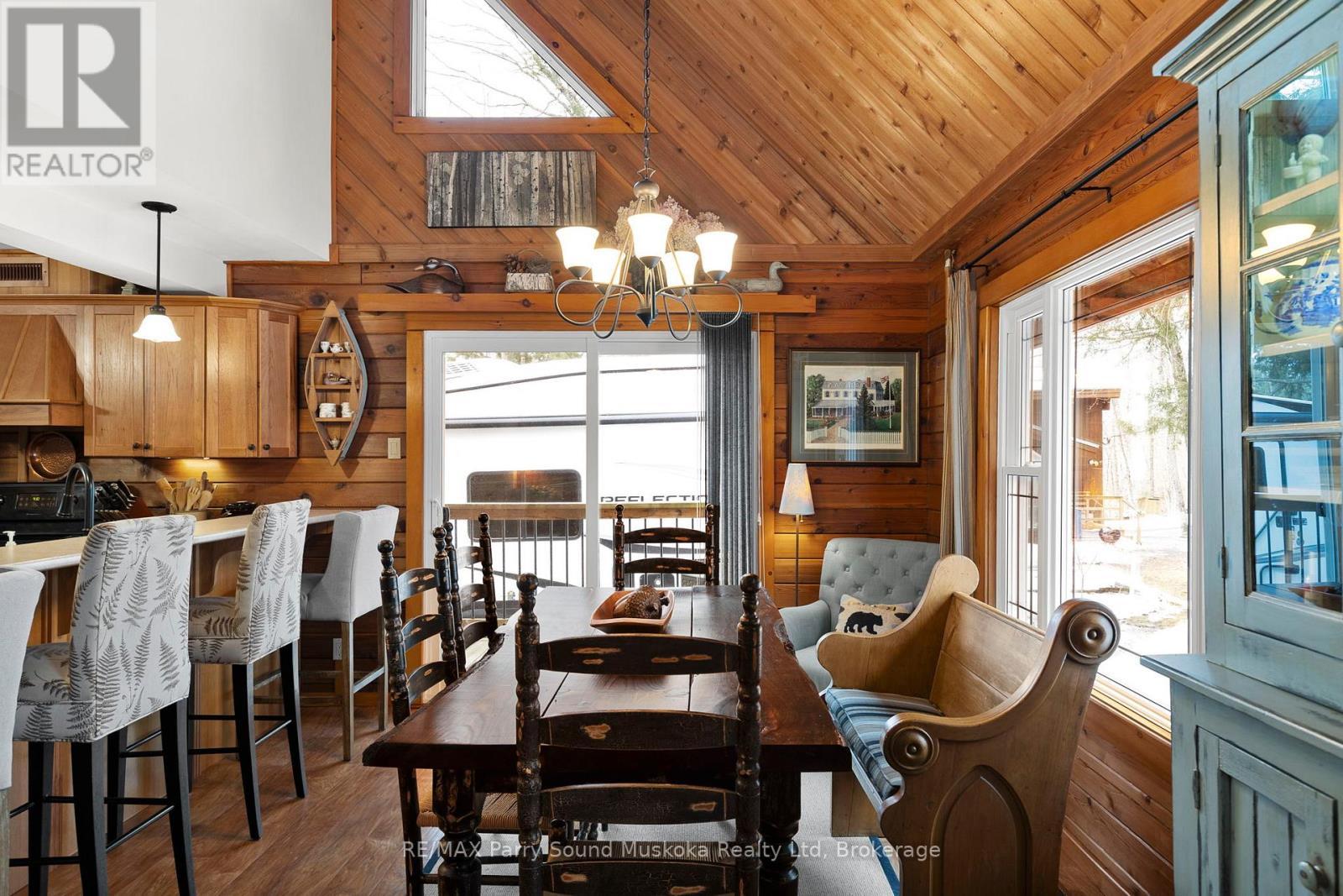 6 West Point Drive, Mckellar, ON - Indoor Photo Showing Dining Room
