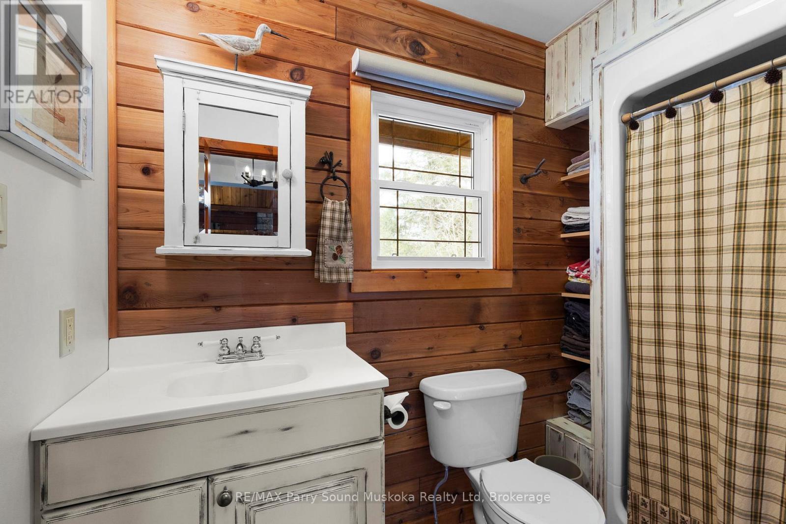 Main lvl 3-piece bathroom. - 6 West Point Drive, Mckellar, ON - Indoor Photo Showing Bathroom