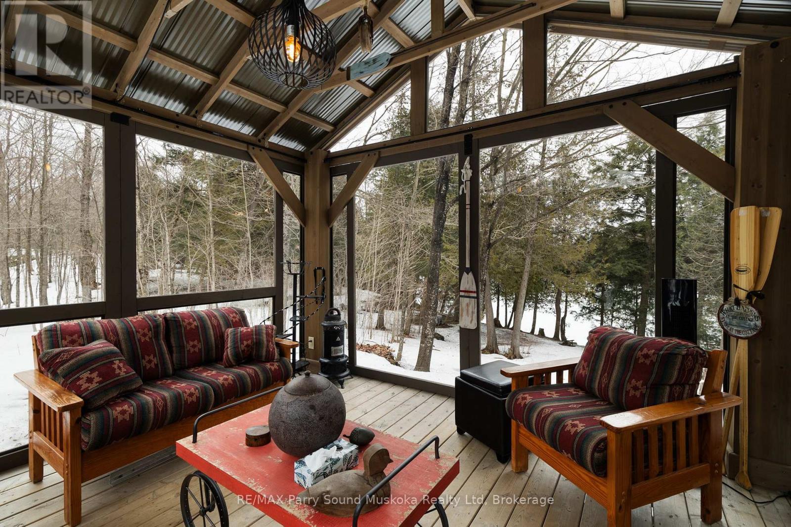 6 West Point Drive, Mckellar, ON - Indoor Photo Showing Other Room