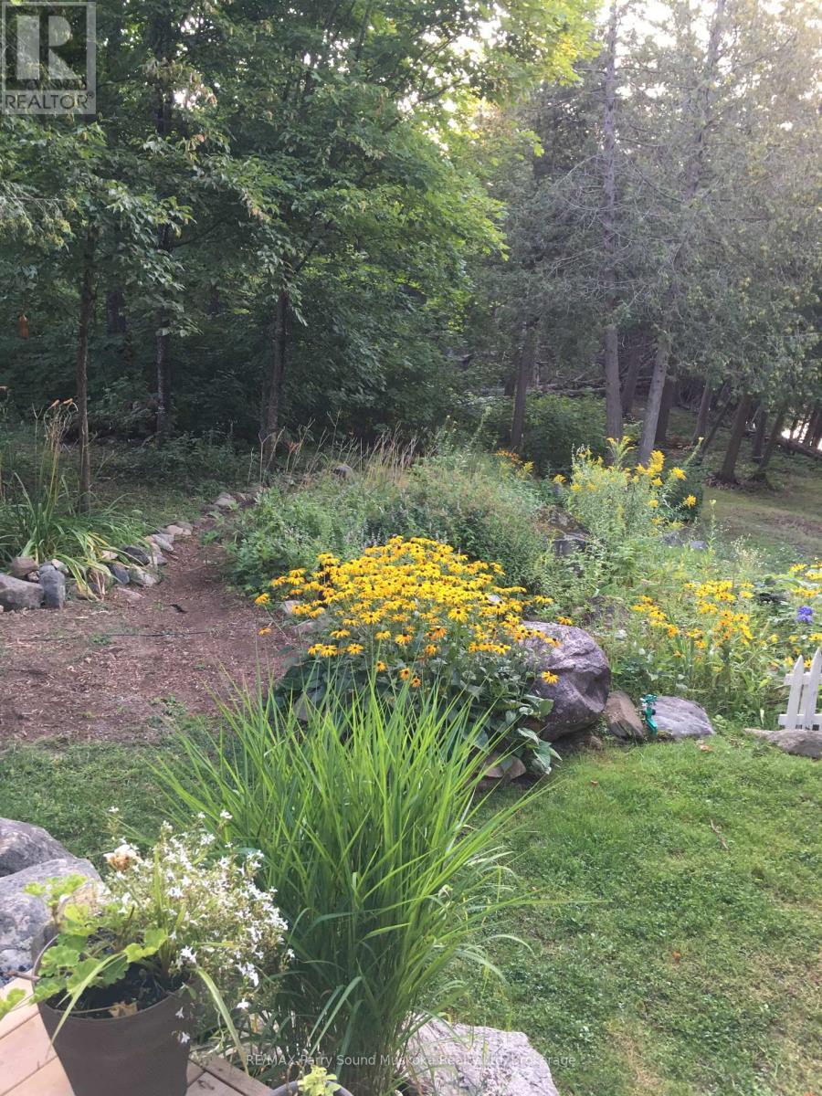 6 West Point Drive, Mckellar, ON - Outdoor