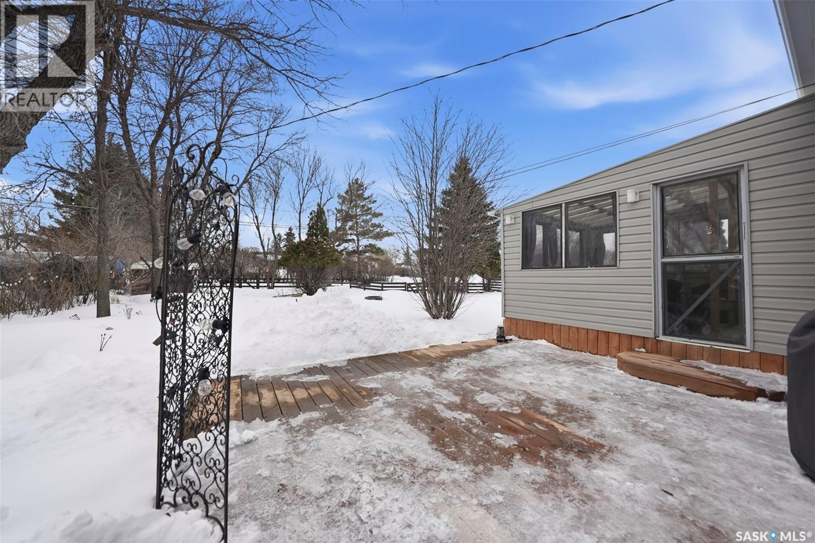 313 7Th Avenue W, Watrous, SK - Outdoor
