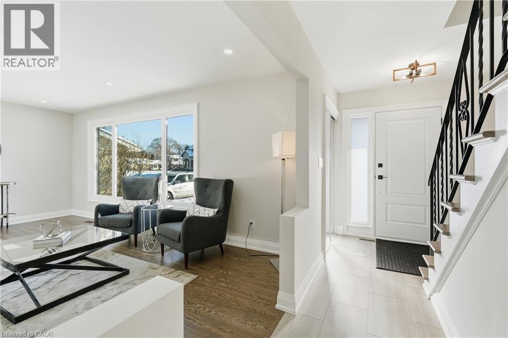 26 Clifton Downs Road, Hamilton, ON - Indoor