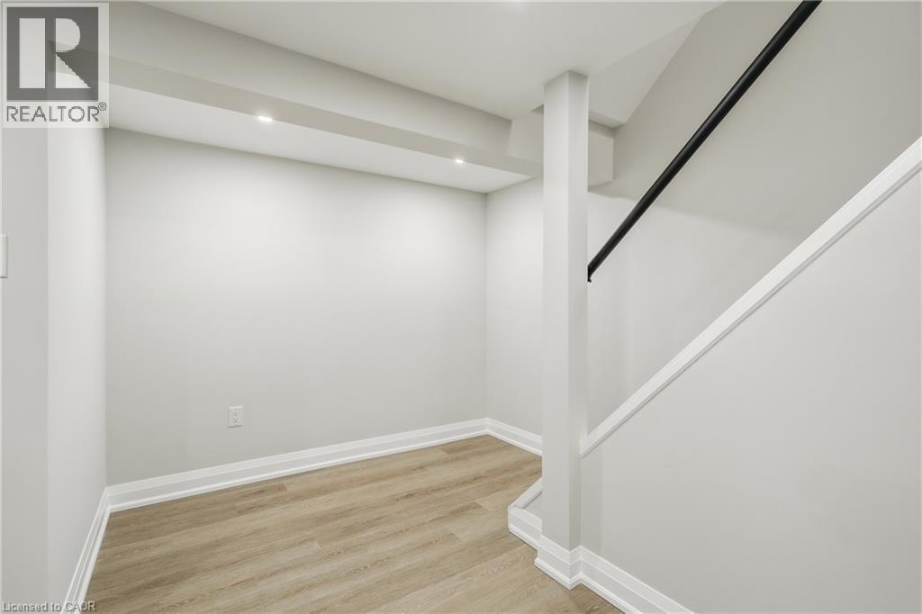 26 Clifton Downs Road, Hamilton, ON - Indoor Photo Showing Other Room