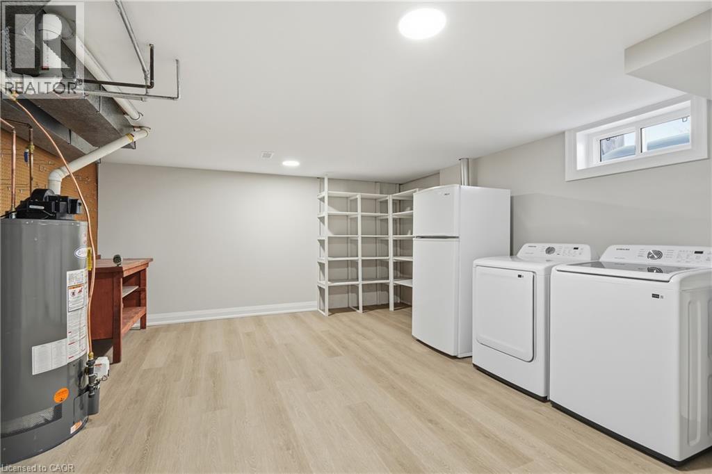 26 Clifton Downs Road, Hamilton, ON - Indoor Photo Showing Laundry Room